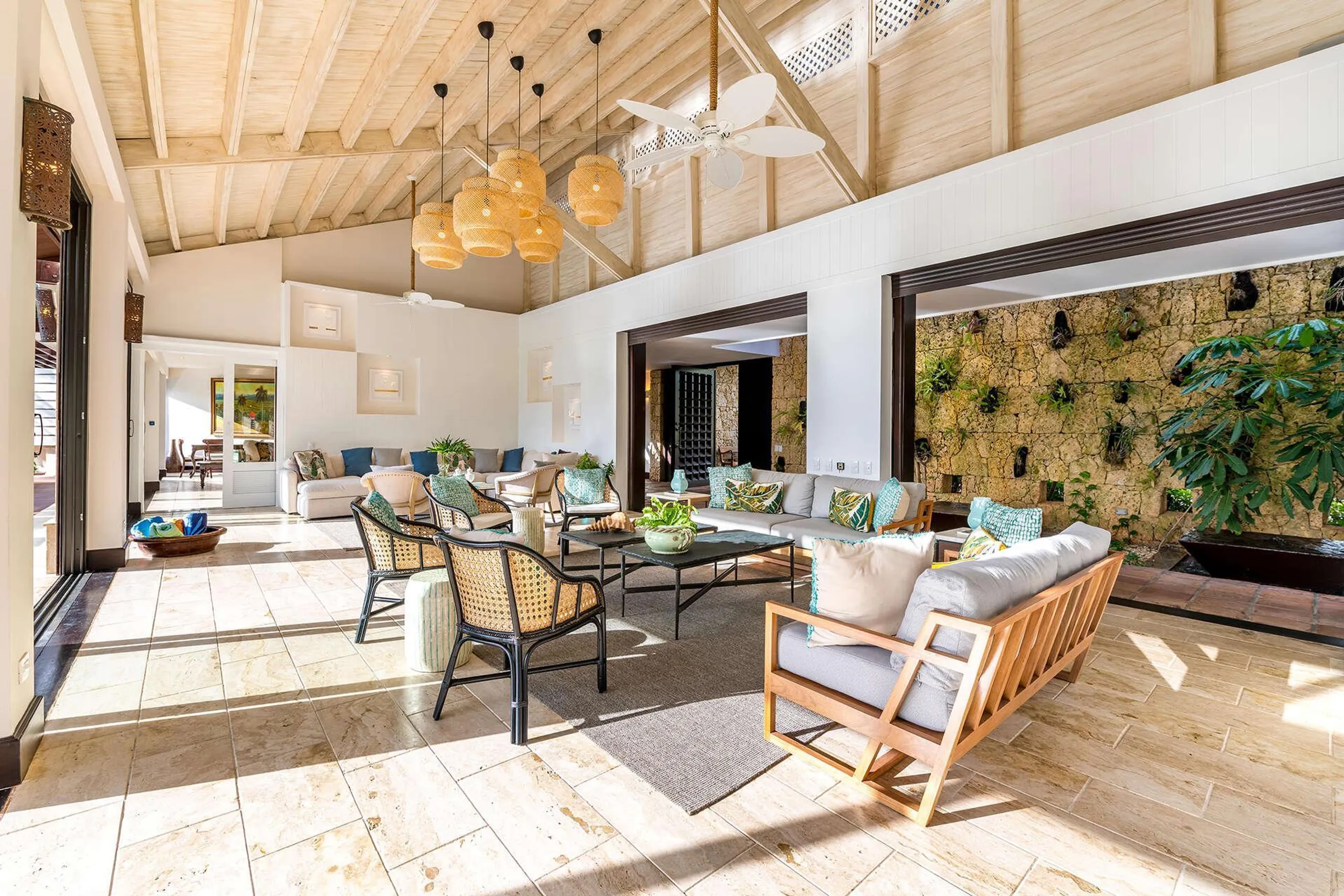 Contemporary Flair Chic Styled Villa With The Essence of Dominican Living — photograph 8