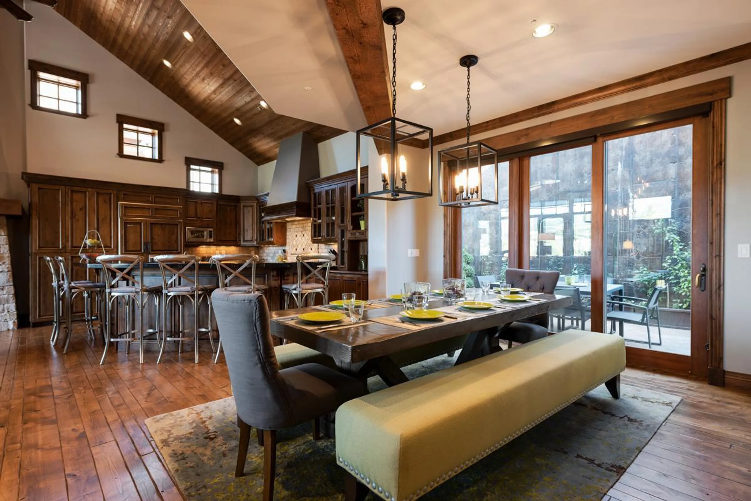 Resplendent Mountain Estate with Private Pool and Hot Tub — photograph 9