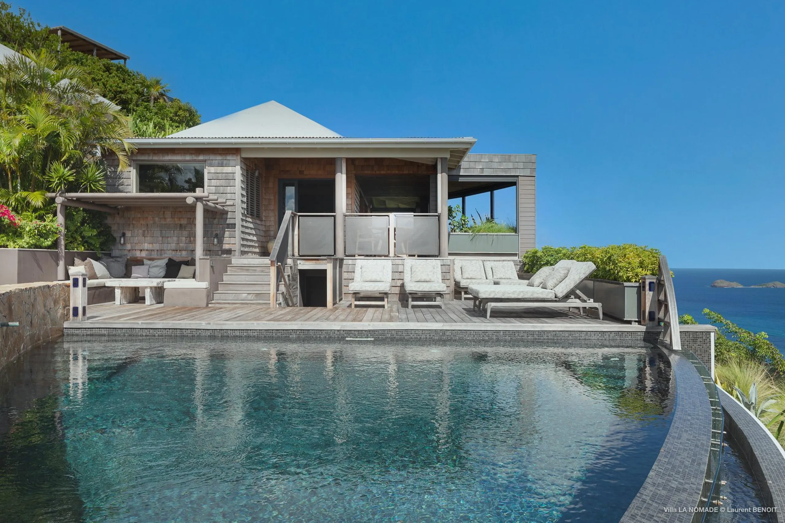 Regal Lurin Villa with Infinity Pool , Jacuzzi and Ocean Views — photograph 2