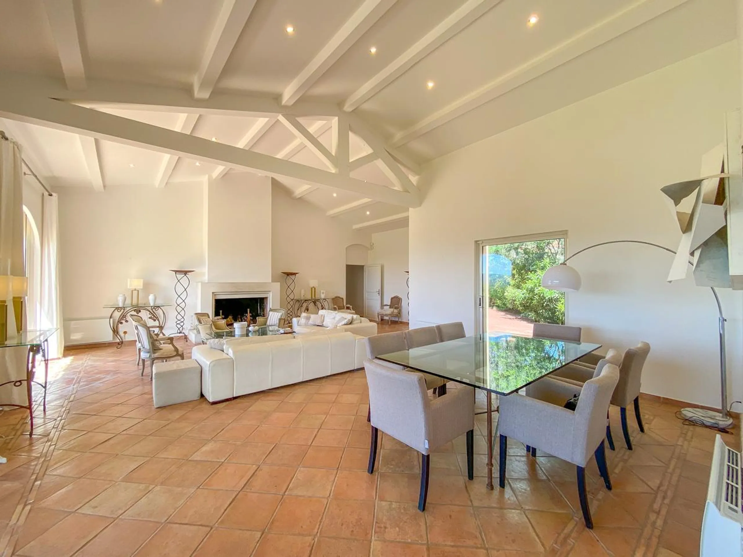 Stunning Hillside Villa with Heated Swimming Pool and Gulf Views — photograph 6