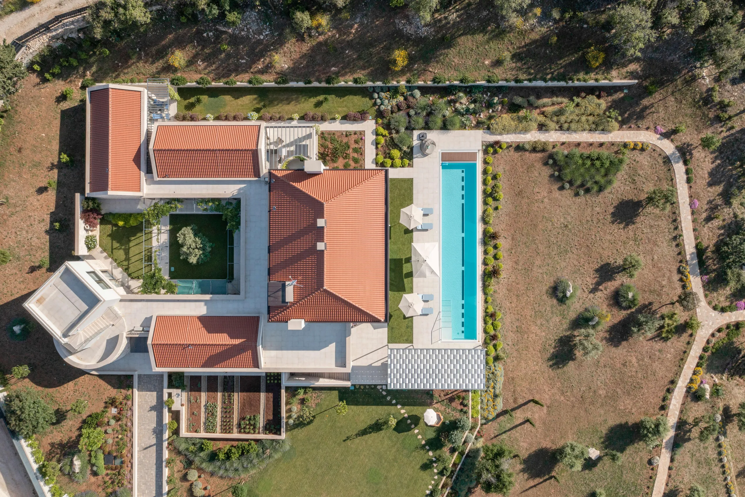 Unveiling Brac Luxury Retreat with Sparkling Pool and  Panoramic Views — photograph 5