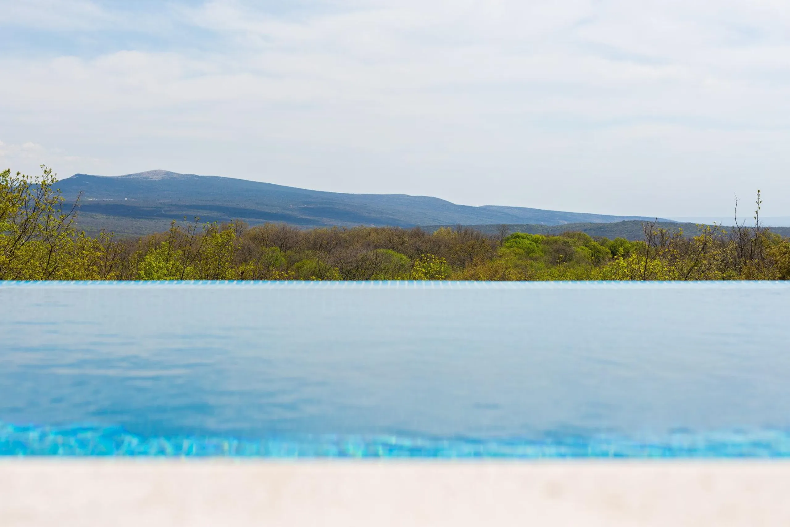 Light-filled Villa Haven with Infinity Pool on Krk Island — photograph 5