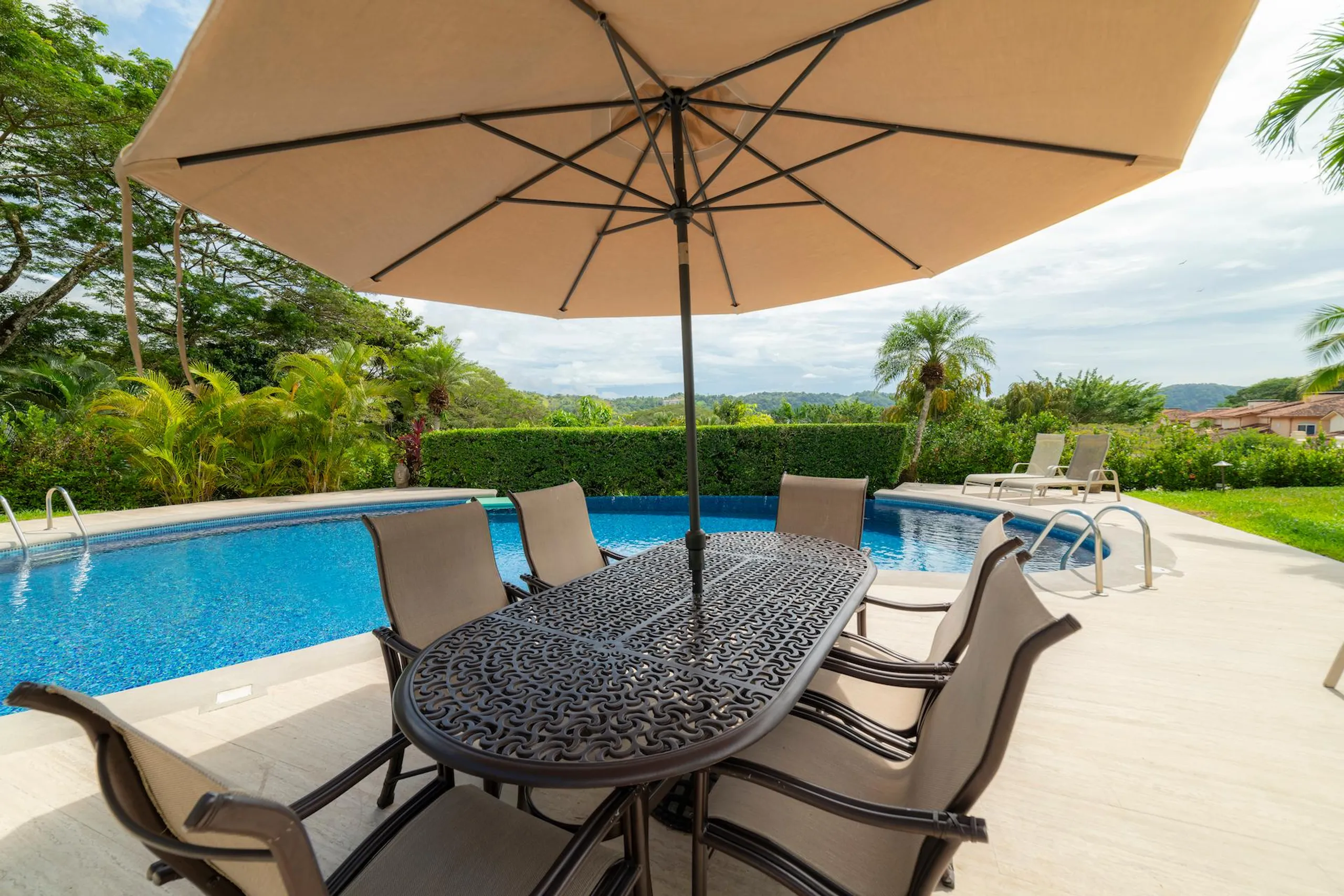 Tranquil Hillside Villa with Private Pool — photograph 12