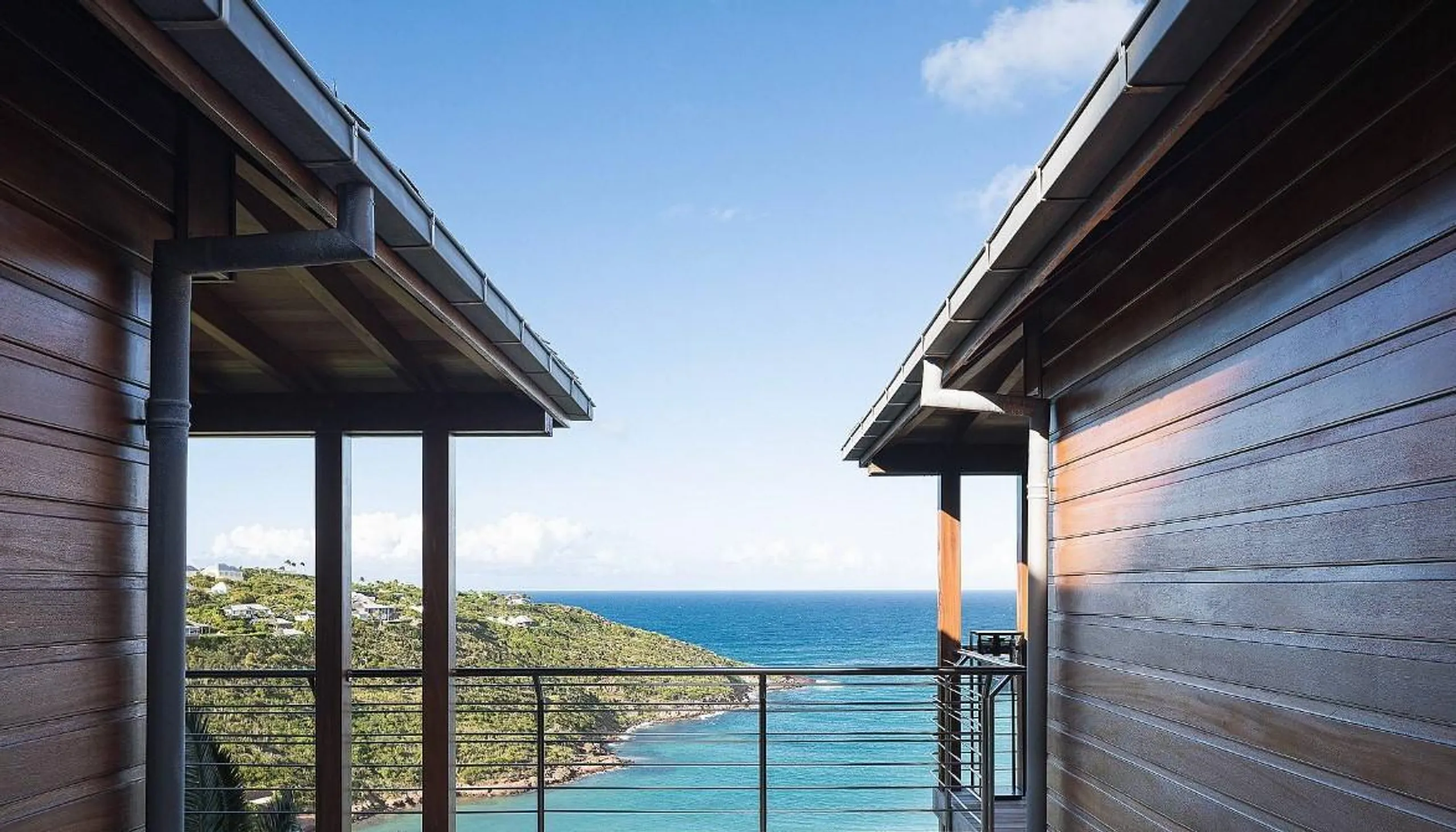 Luxurious Oceanside Estate with Infinity Pool and Ocean Views — photograph 7