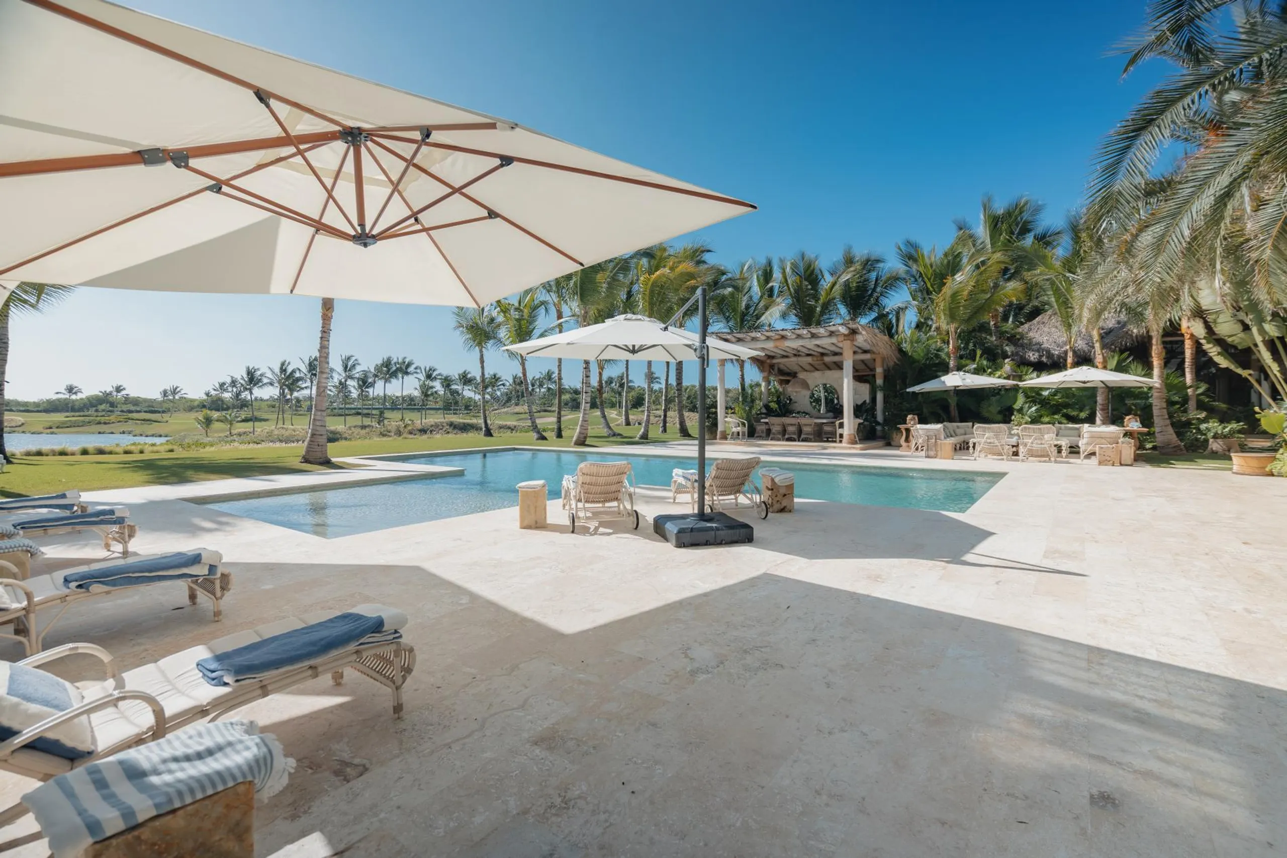 Unique Higuey Villa with Grandiose Pool — photograph 12