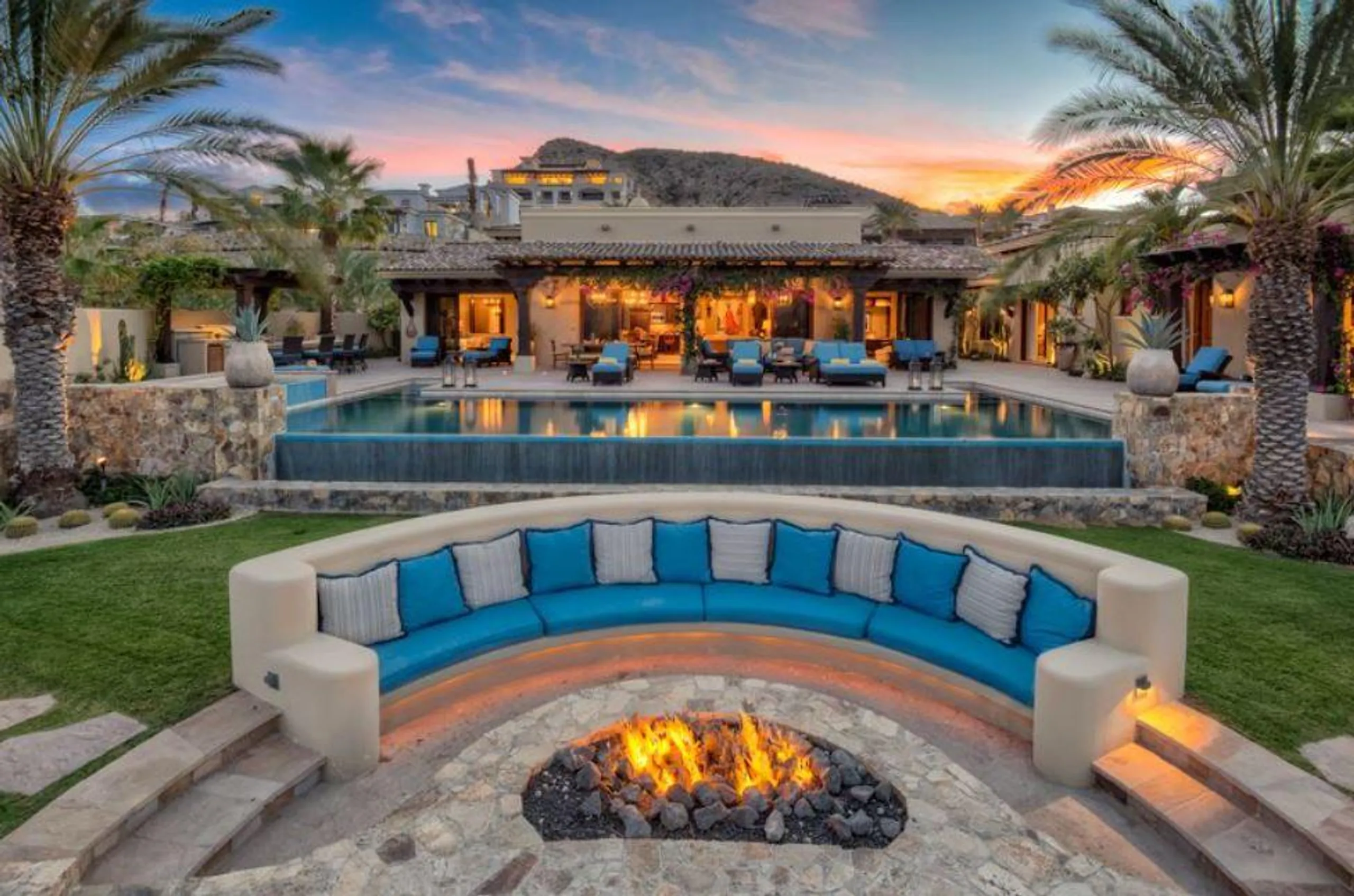 Opulent Los Cabos Villa with Private Infinity Pool, Five-Star Service, Resort Perks and Sea Views, Los Cabos