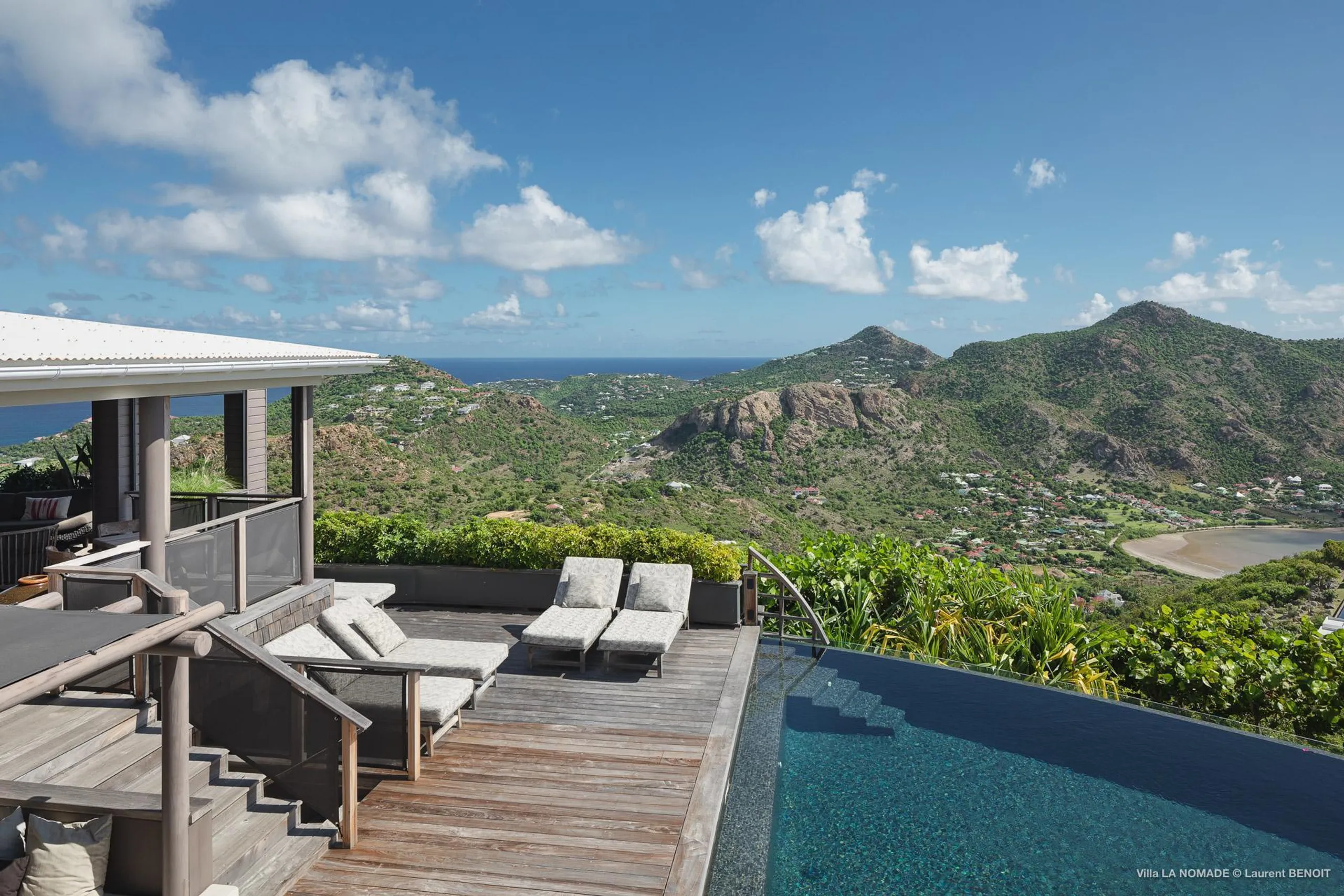 Regal Lurin Villa with Infinity Pool , Jacuzzi and Ocean Views, Lurin