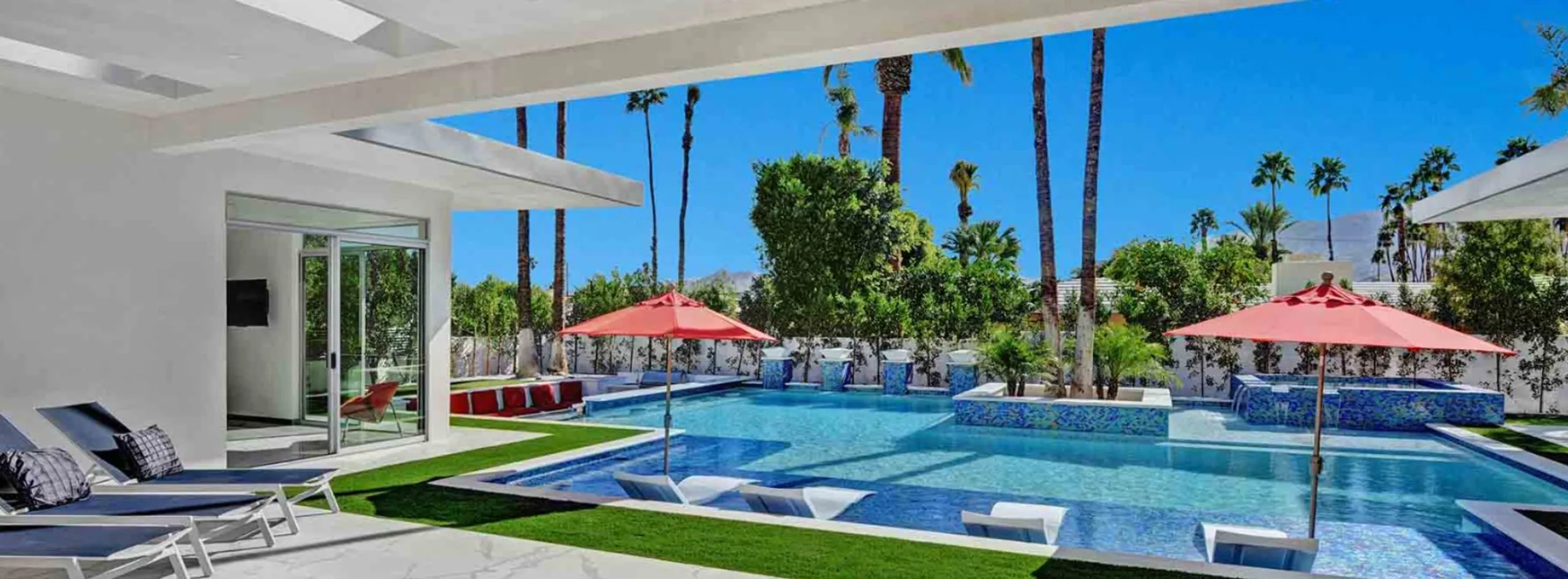 Brand-New Palm Springs Movie Colony Estate  with Resort-Style Pool and Mountain Views — photograph 9