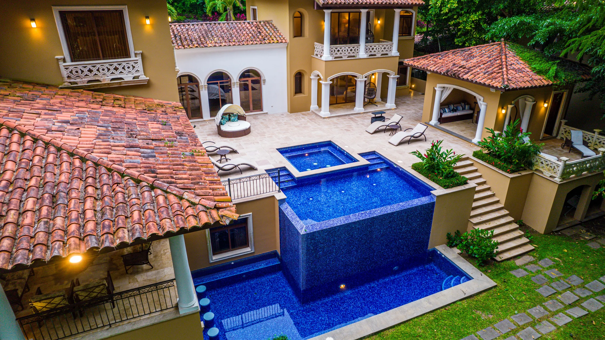 Stunning Los Sueños Villa with Garden Jacuzzi, Wet Bar & Golf Course View — photograph 4