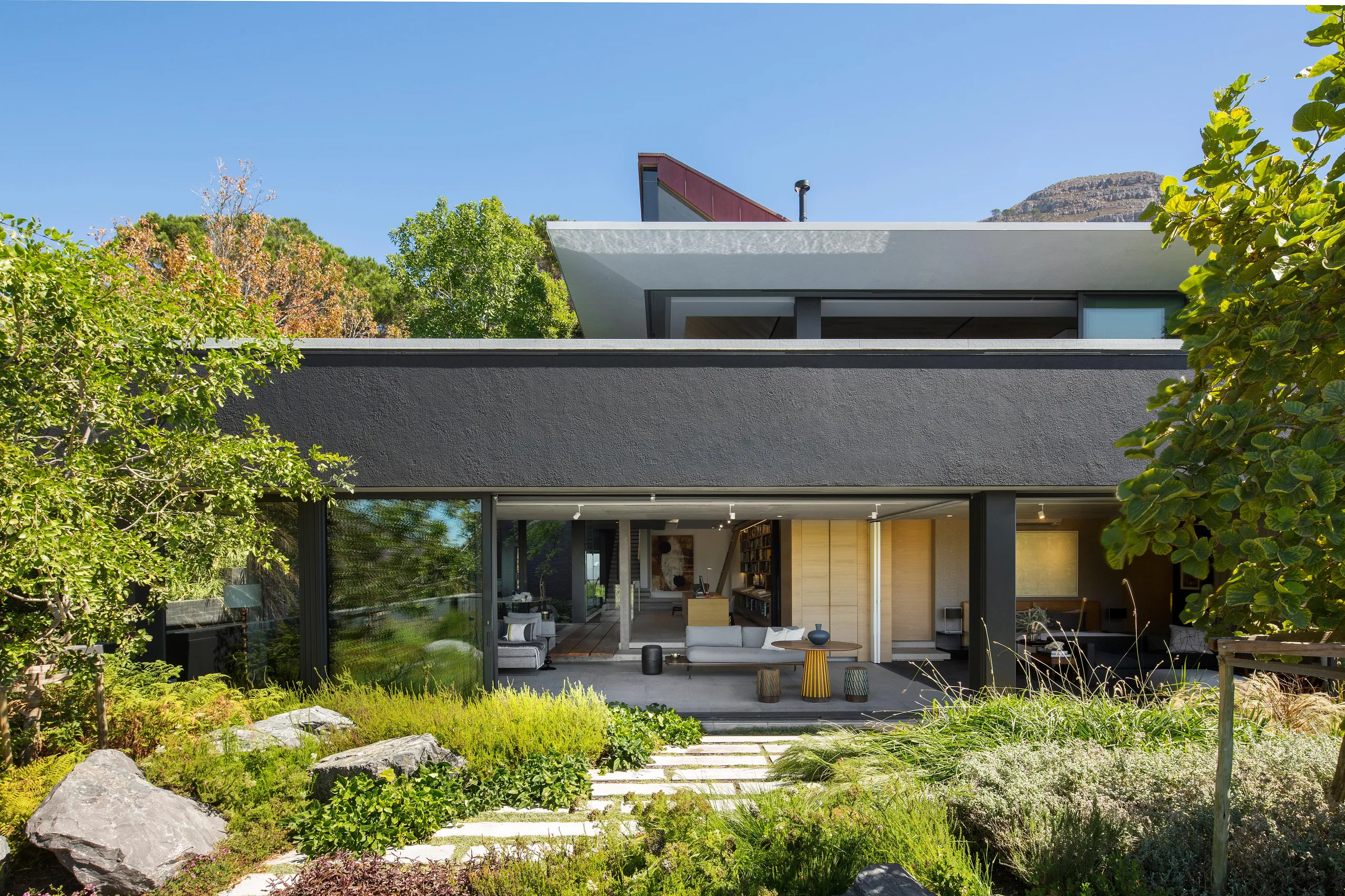 Secluded Luxury Villa with Breathtaking Views — photograph 2