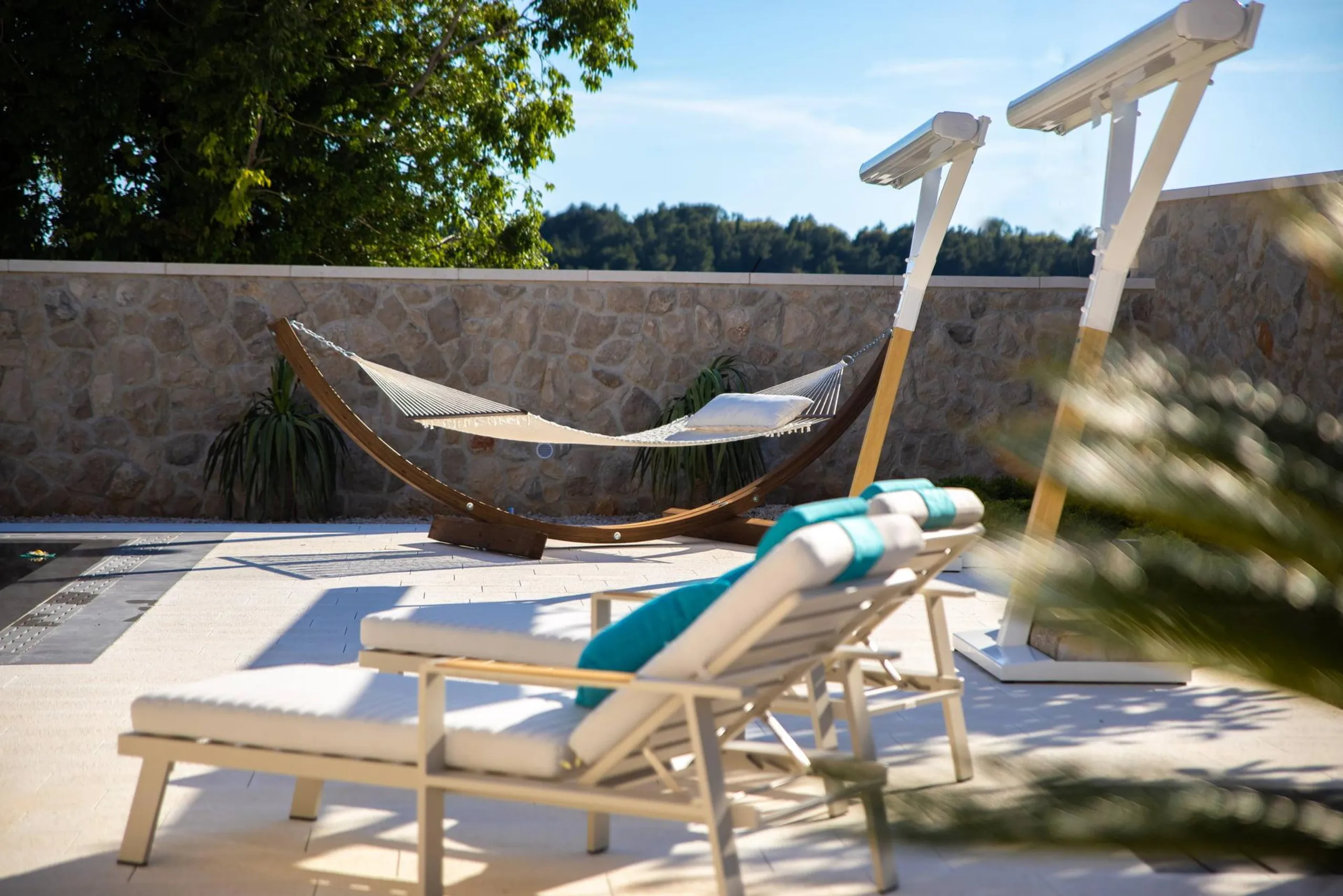 Magnificent Villa with Pool, Terrace, and Wine Cellar — photograph 10