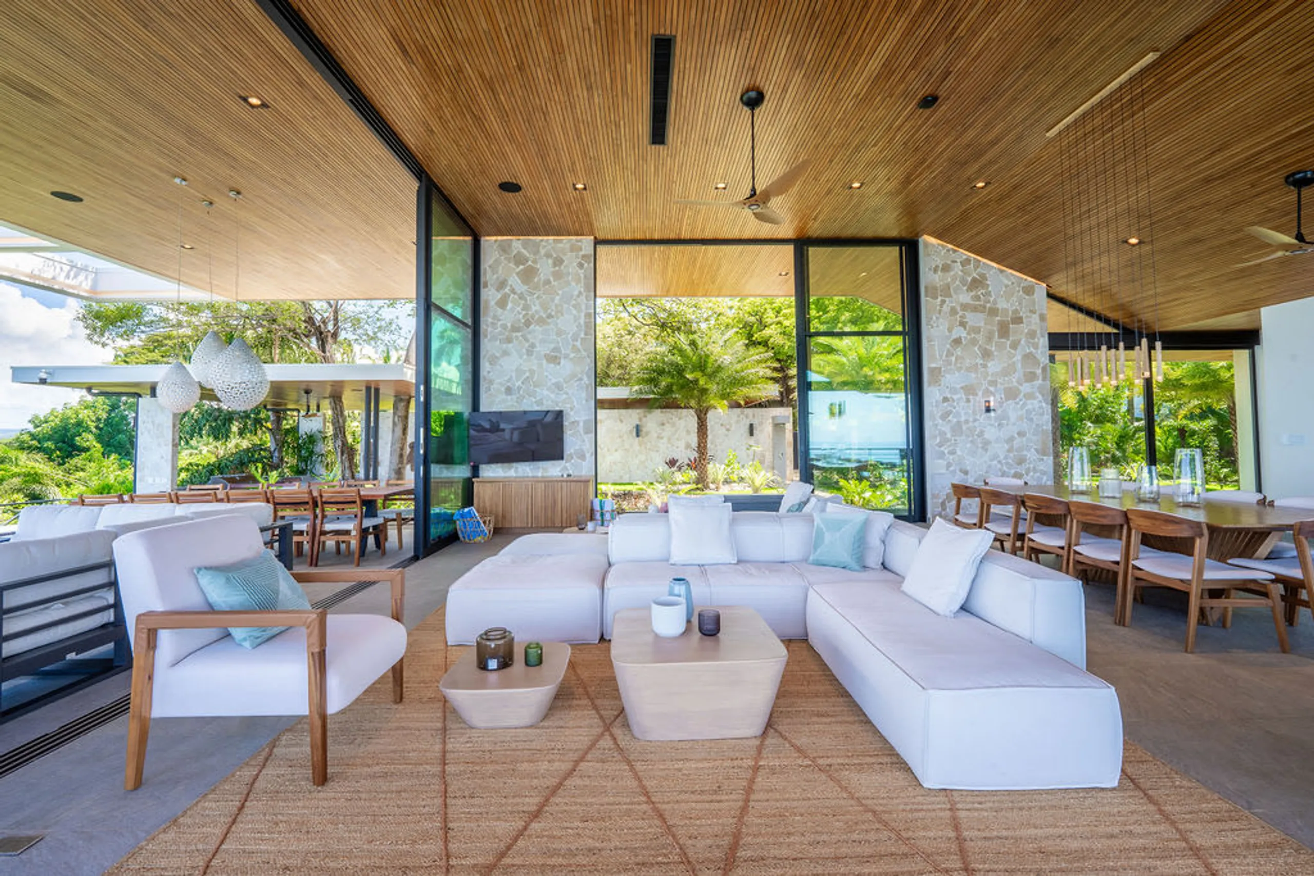 Spectacular Oceanview Villa with Pivate Pool & 180° Ocean Views — photograph 11
