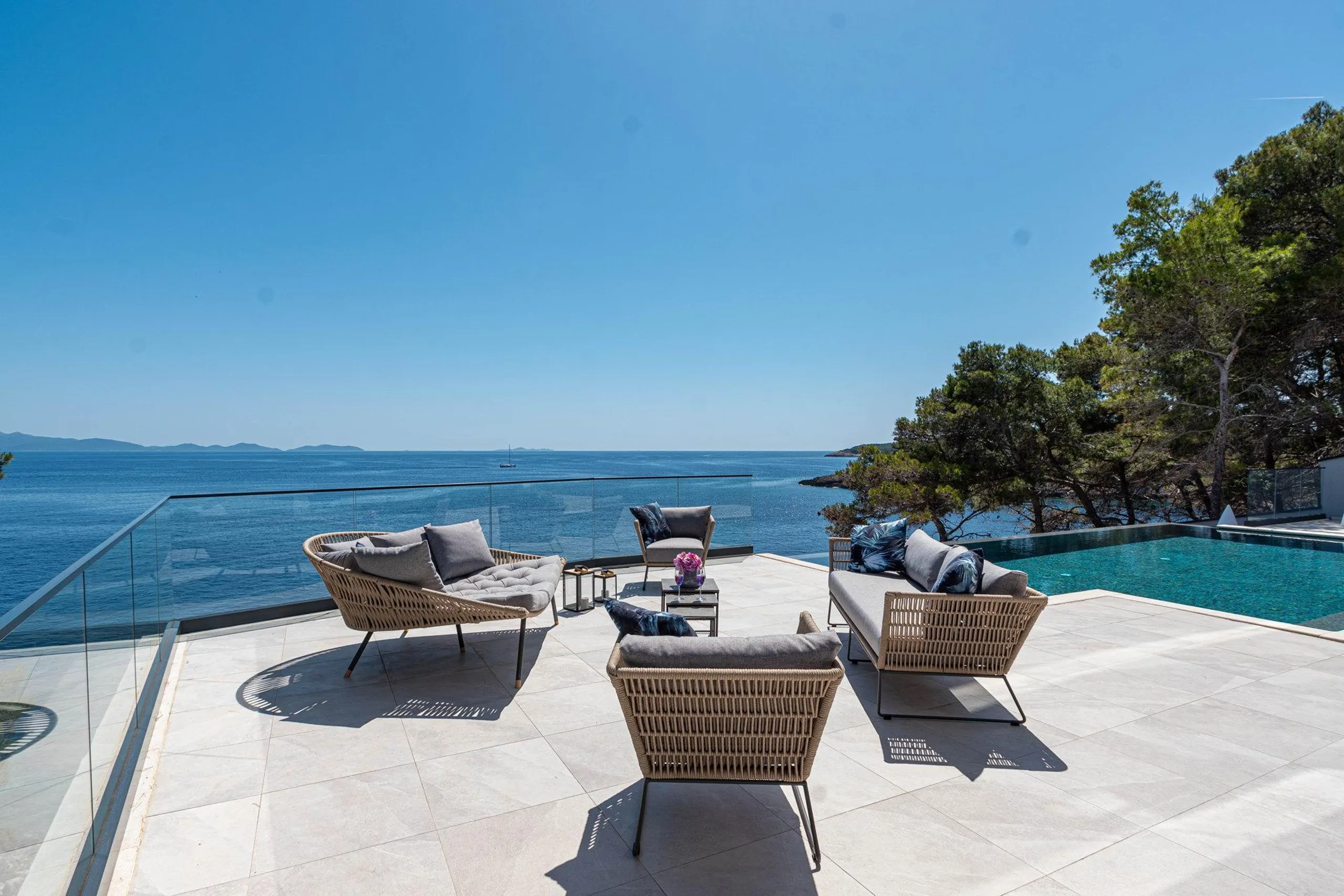 Spectacular Villa with Private Pool and Lovely Sea Views — photograph 4