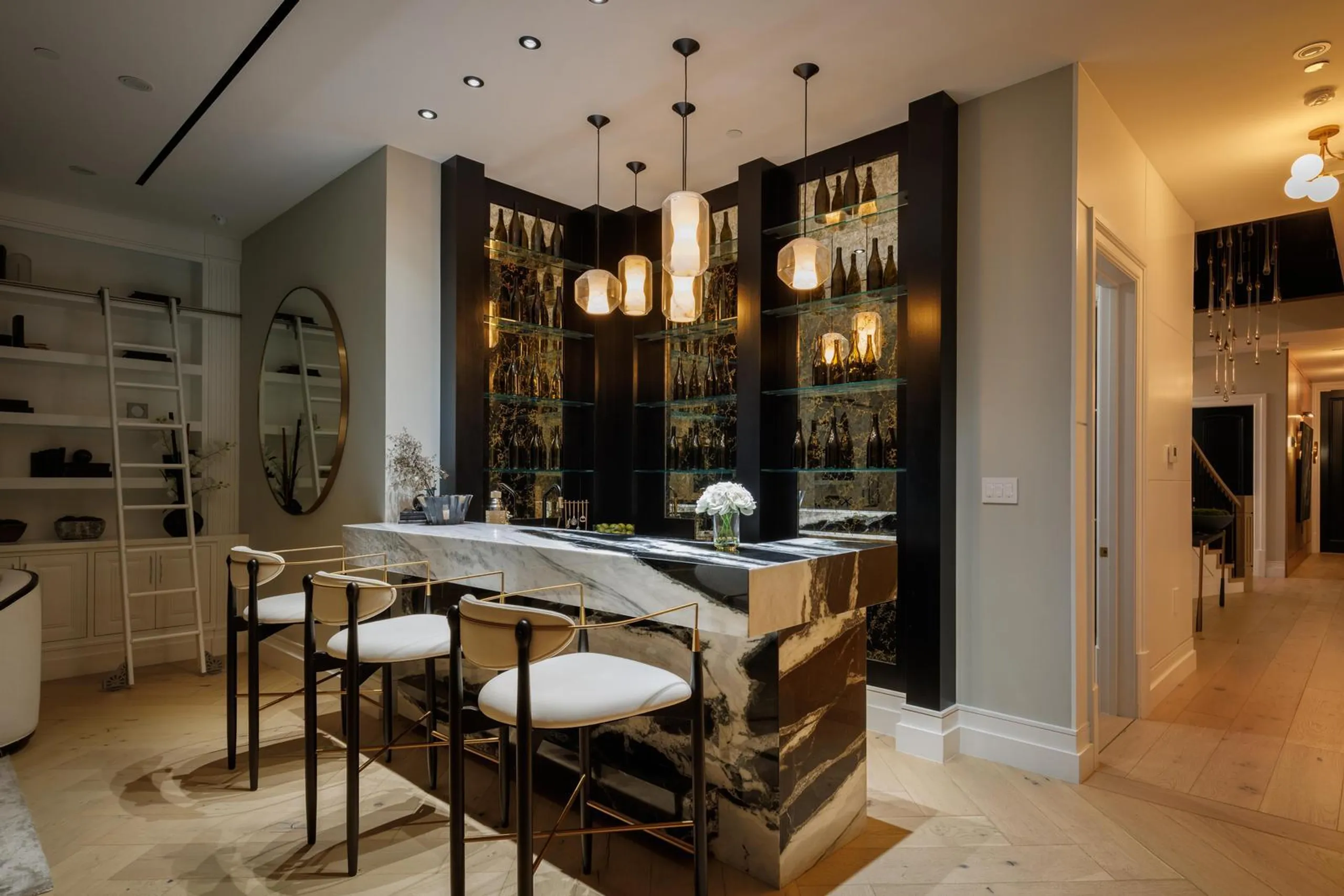 Modern West Hollywood Estate with Incredible Pool — photograph 7