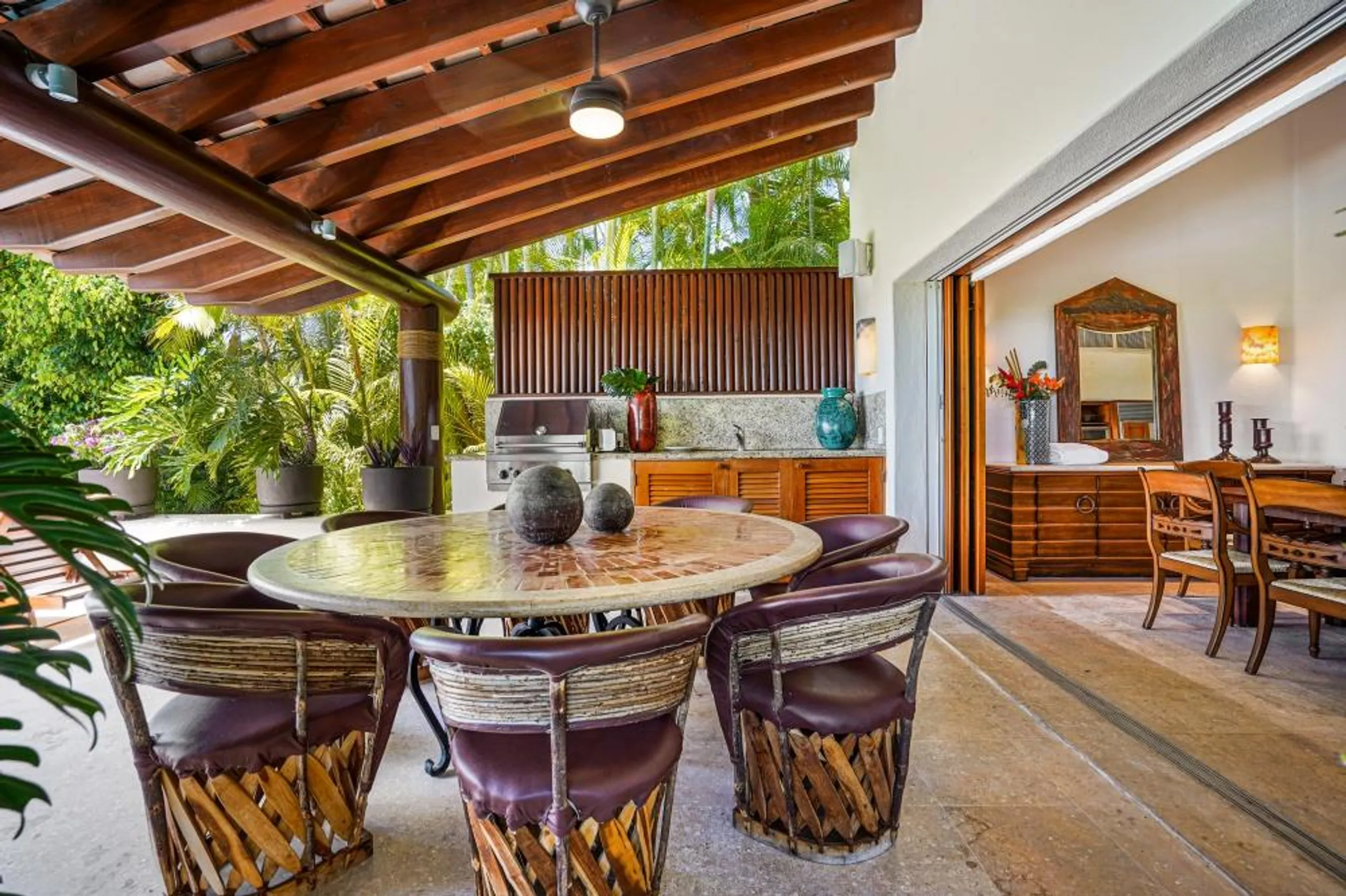 Opulence Unveiled with Mountain Vistas and Panoramic Ocean View Retreat — photograph 9