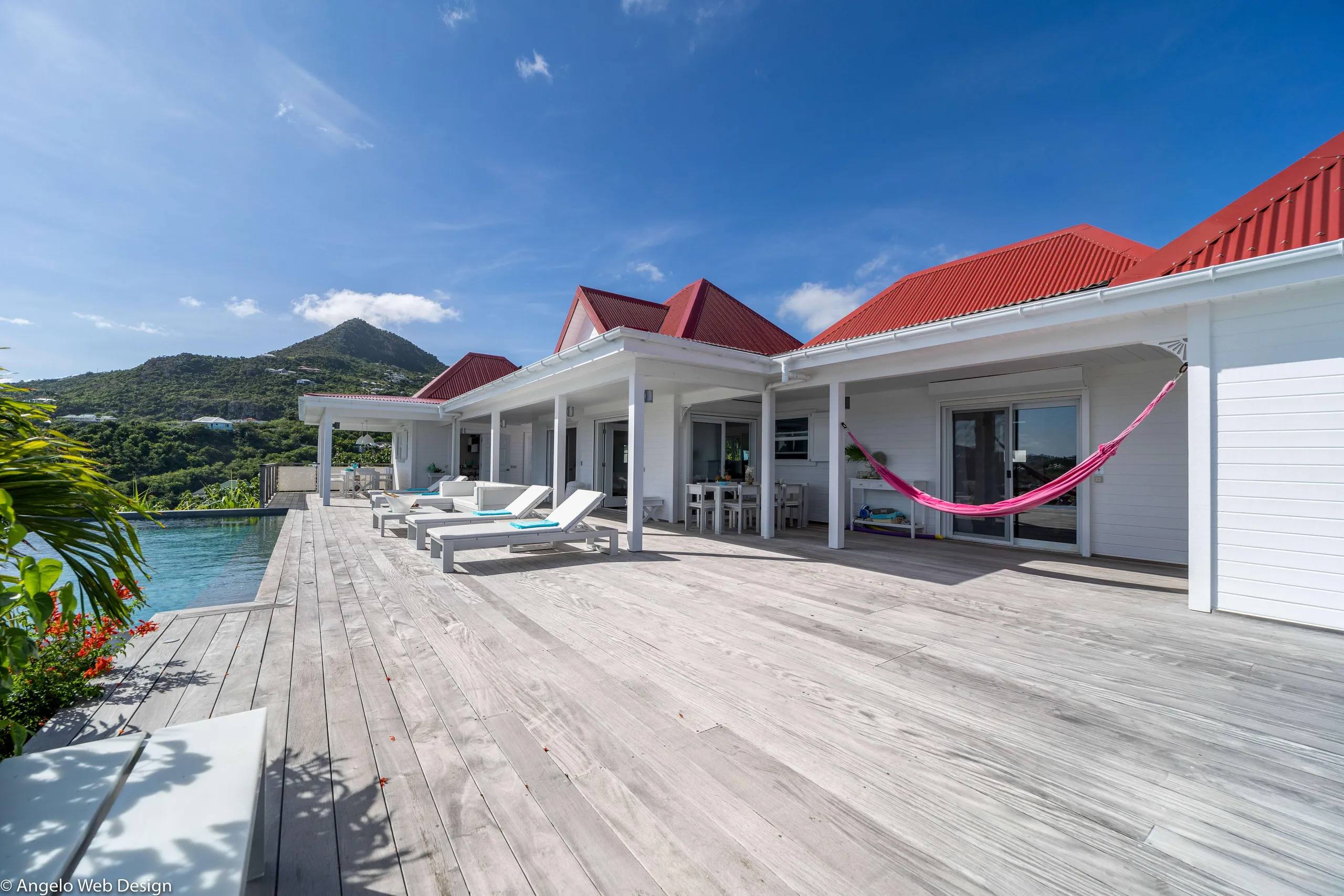 Aesthetic Sophistication: Elegant Holiday Villa with Infinity Pool in St. Barths — photograph 5