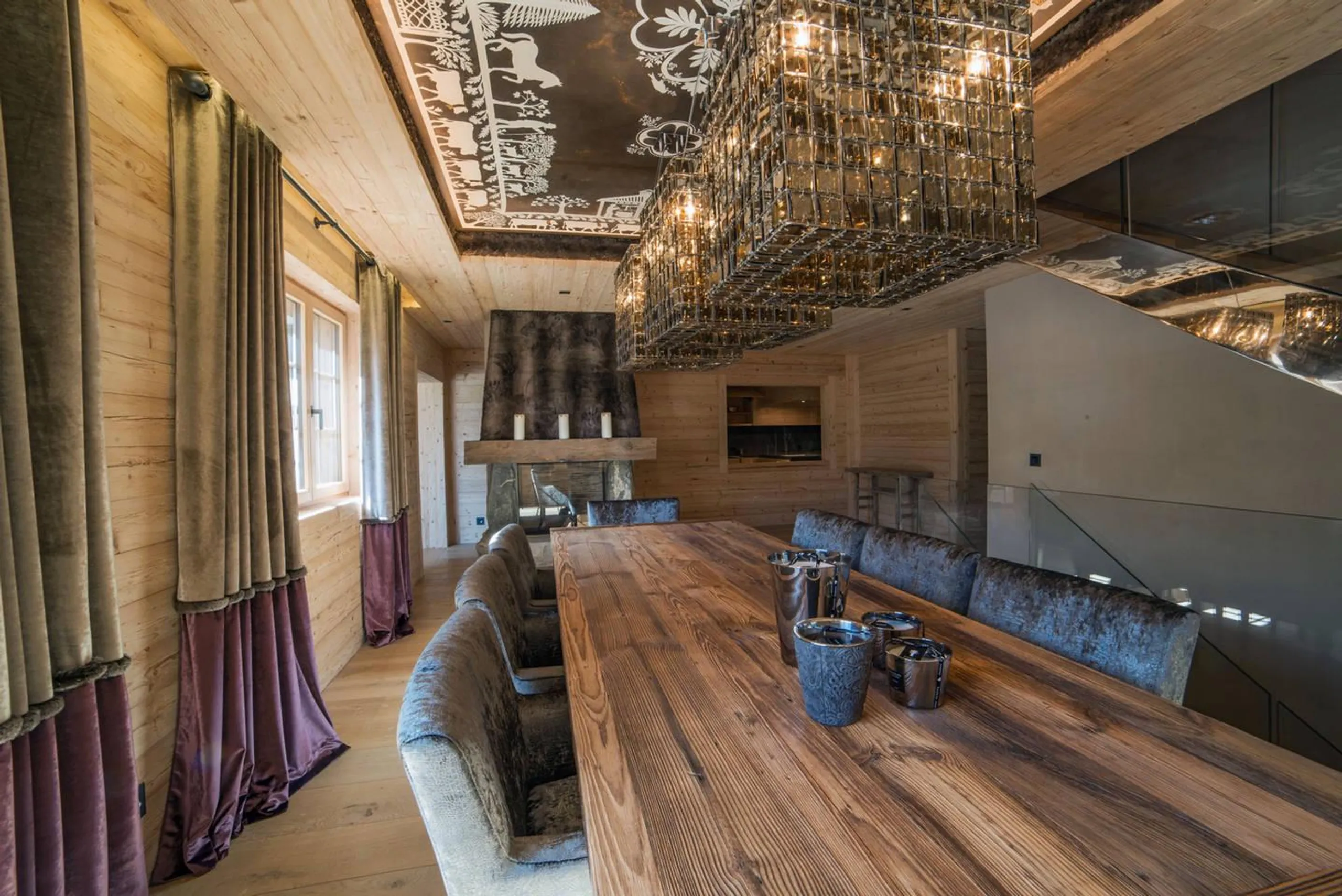 Majestic Rougemont Chalet with Home Theater and Fireplace — photograph 8