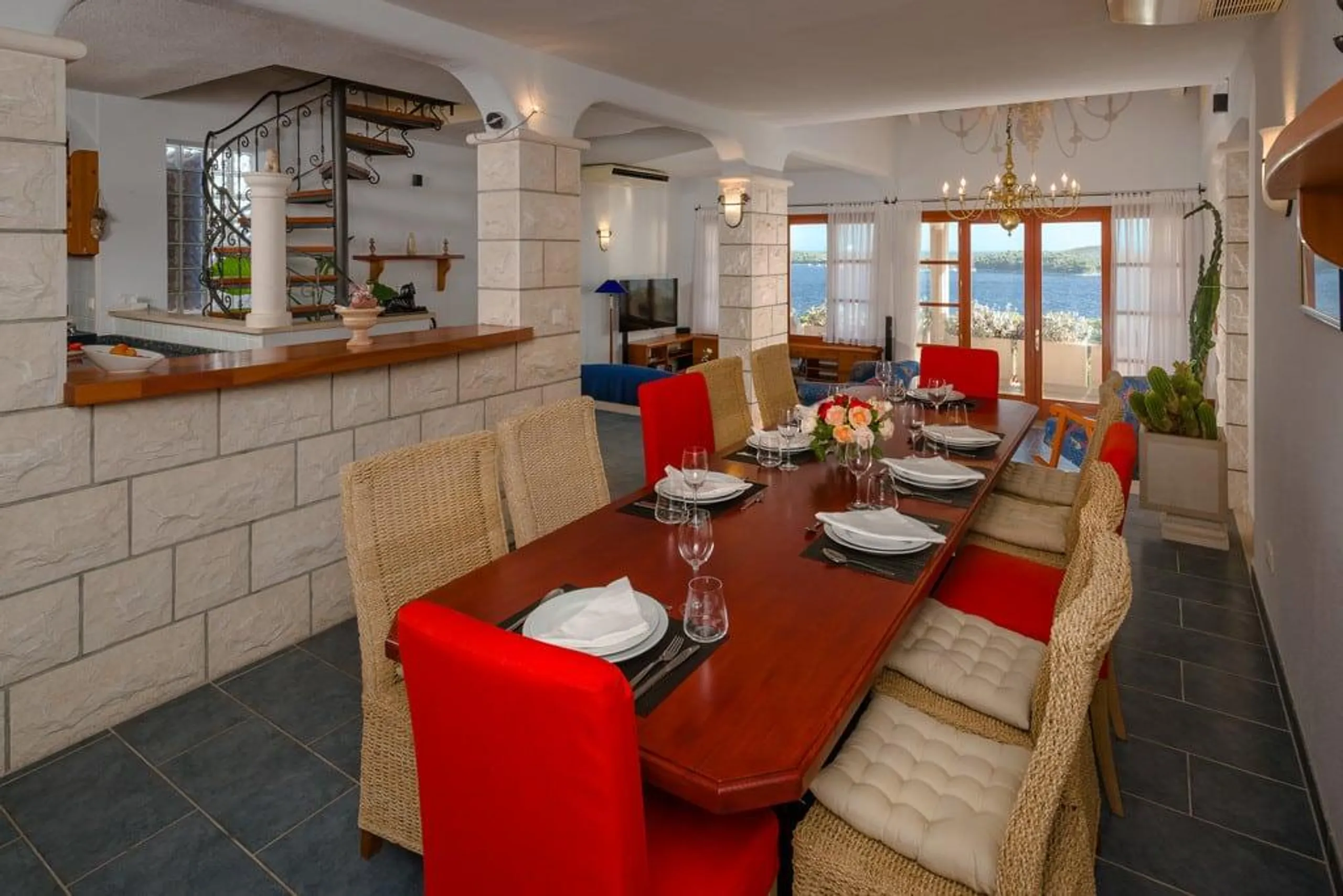 Majestic Hvar Villa with Stunning Panoramic View — photograph 6