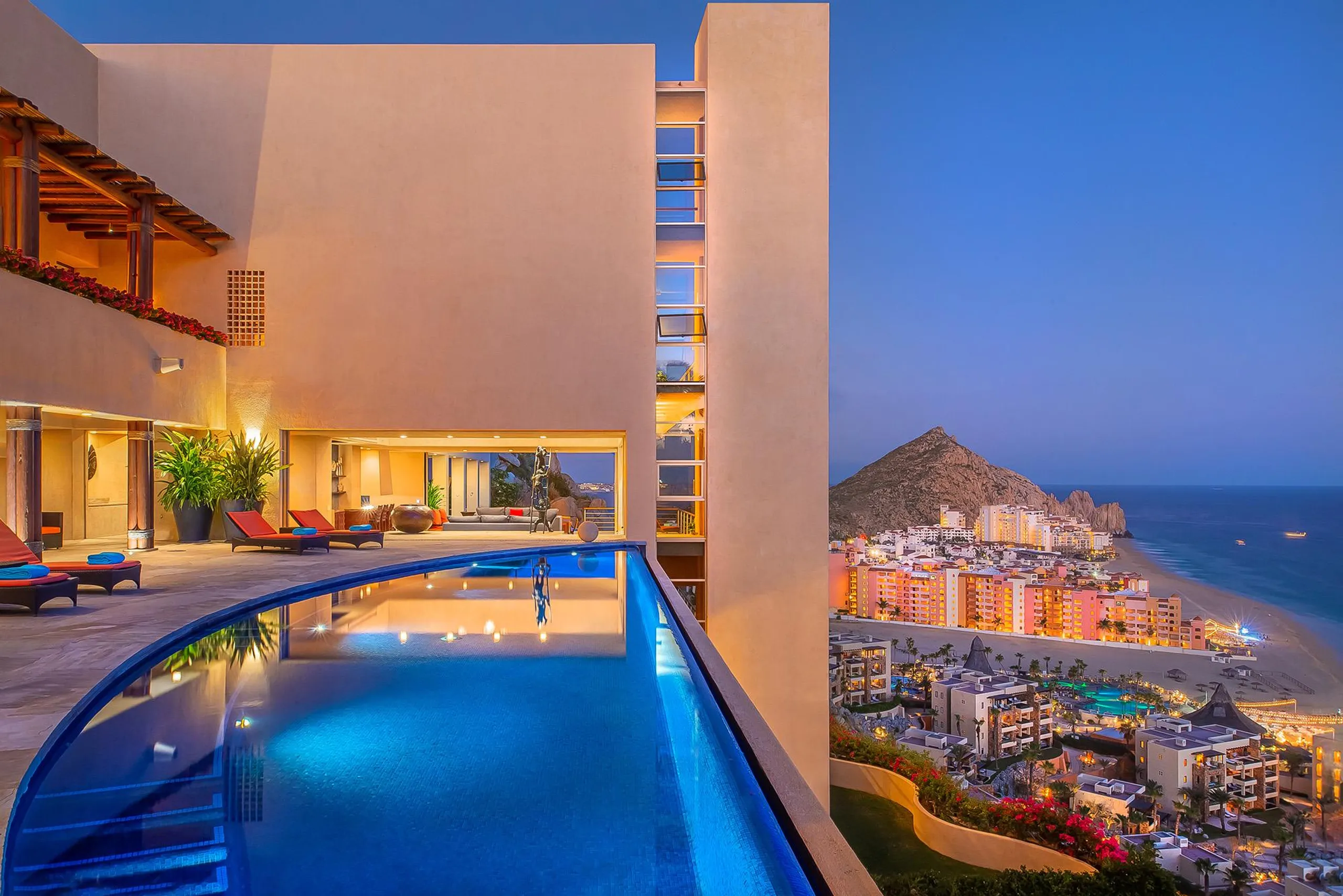 Hillside Grand Pedregal Villa with Infinity Pool and Panoramic Pacific Views. — photograph 4