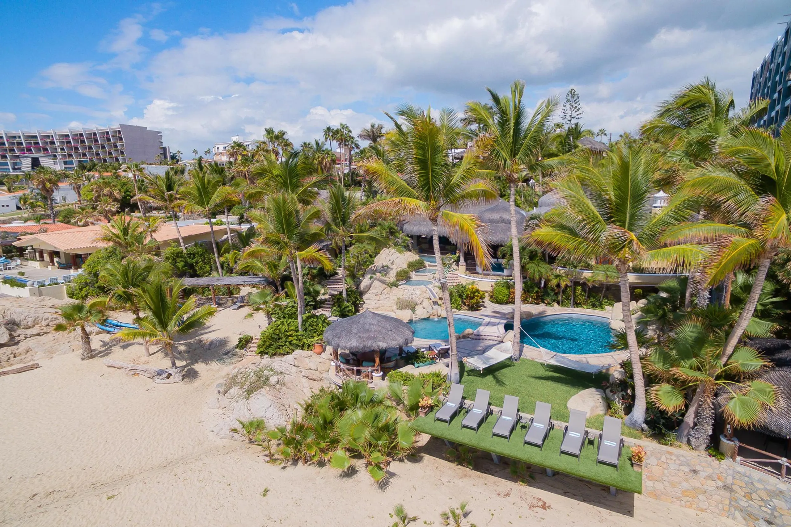 Corridor Beachfront Compound with Pools, Waterfall and Ocean Views — photograph 7