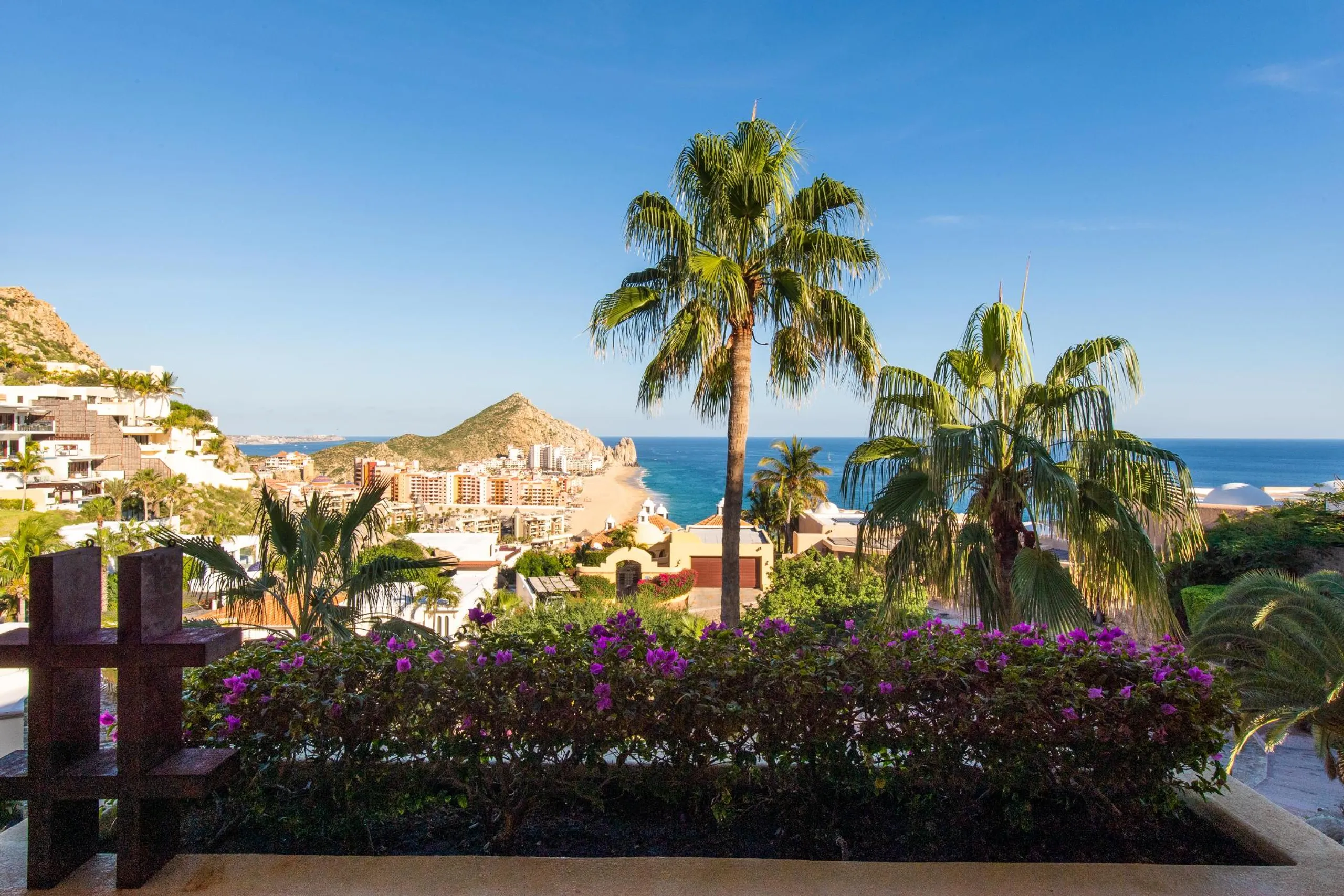 Majestic Ocean View Villa with Infinity Pool — photograph 9