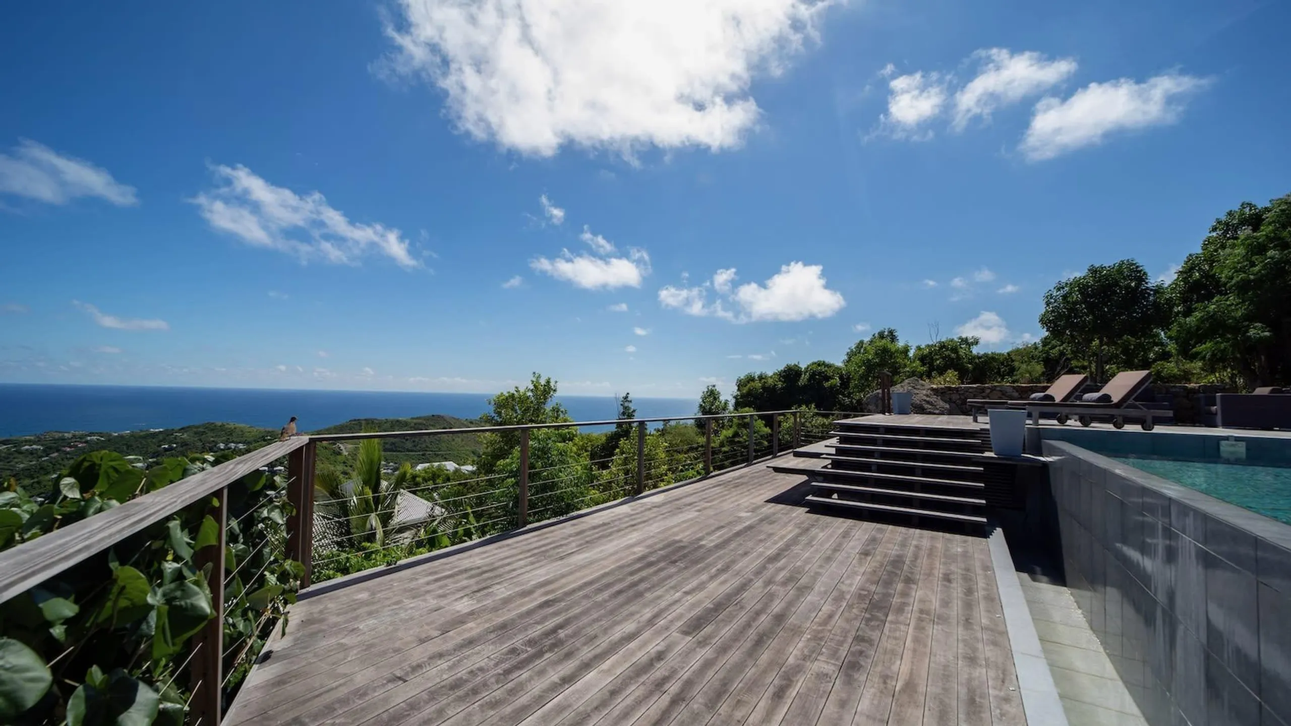 Refreshing Grand Villa near Shops and Beaches — photograph 3