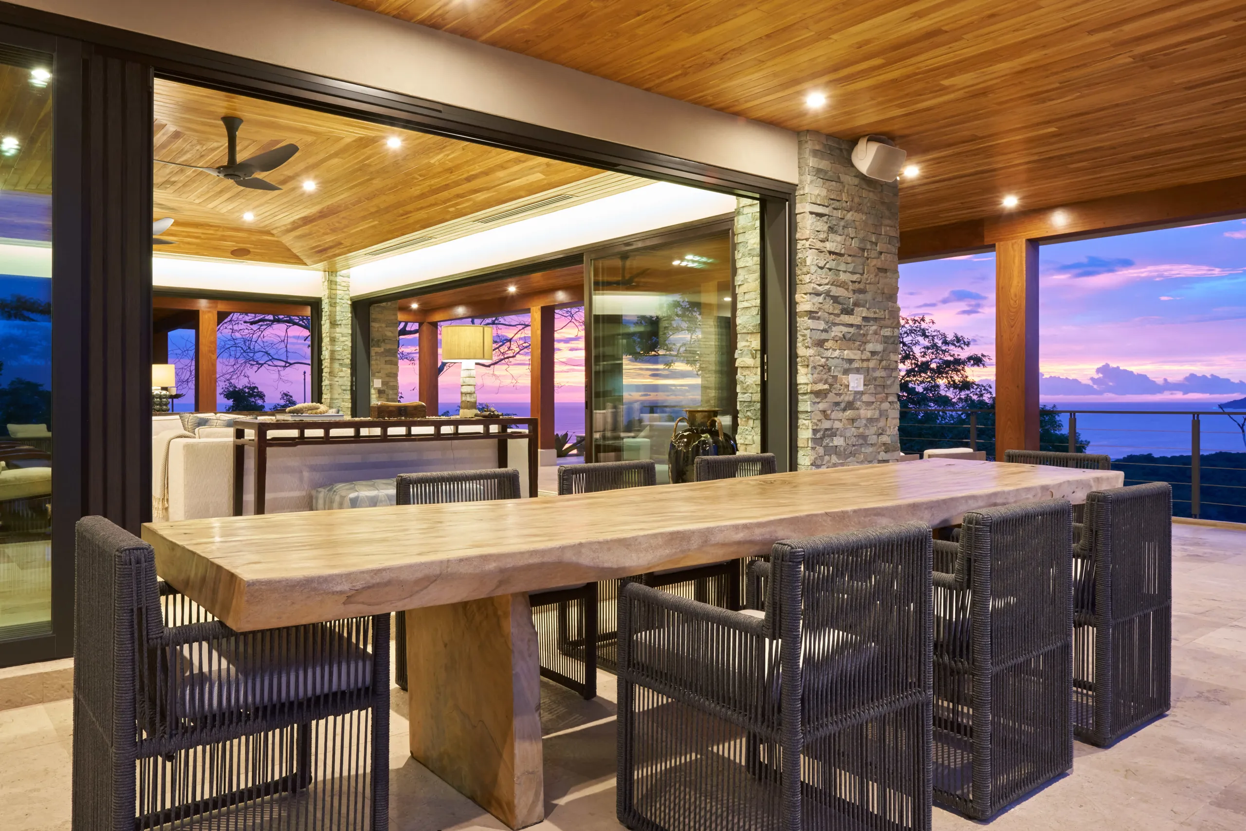 Breathtaking 5 Bedroom Villa with Private Pool, and Ocean Views — photograph 8