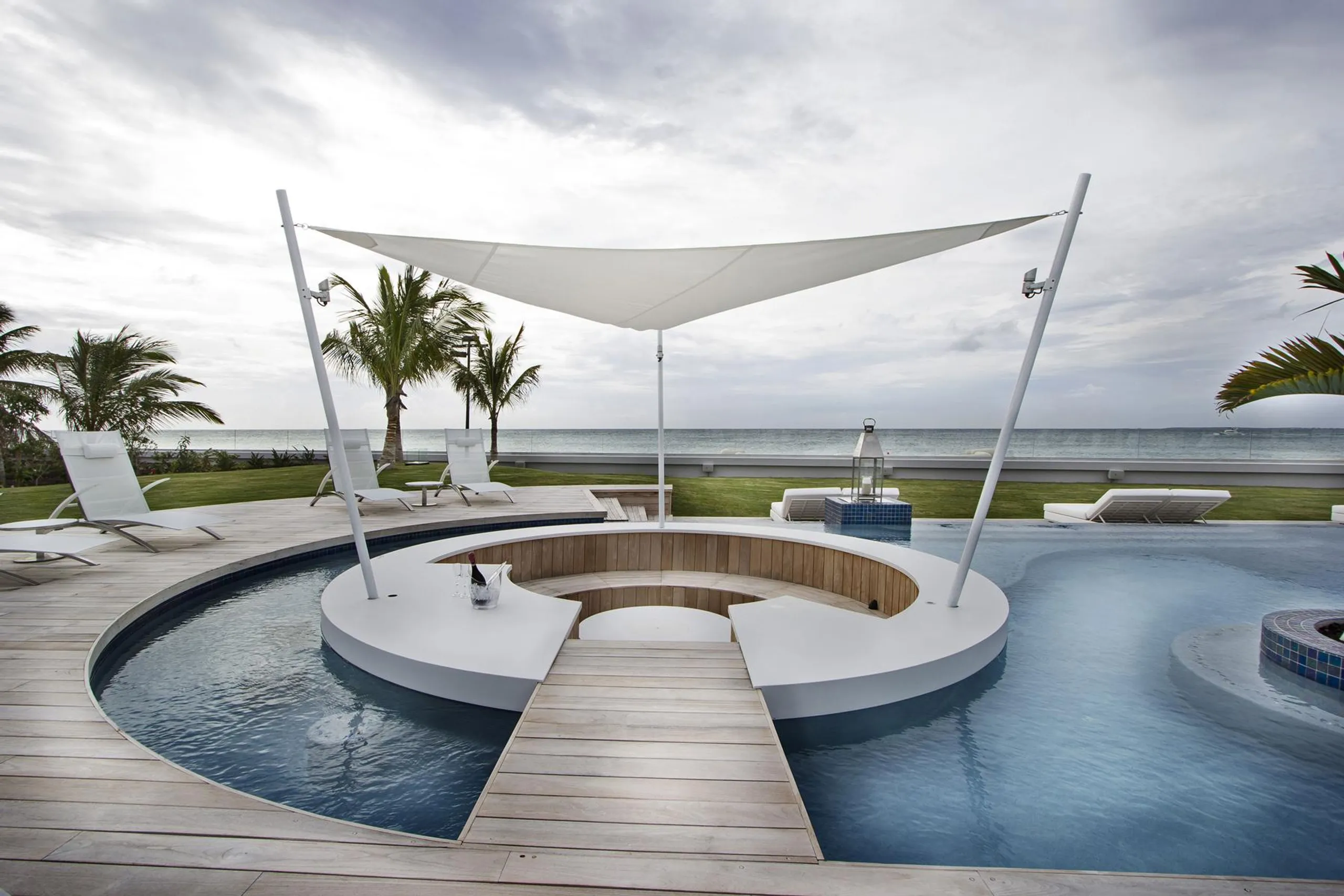 Majestic High-end Villa in Plum Bay Beach — photograph 9