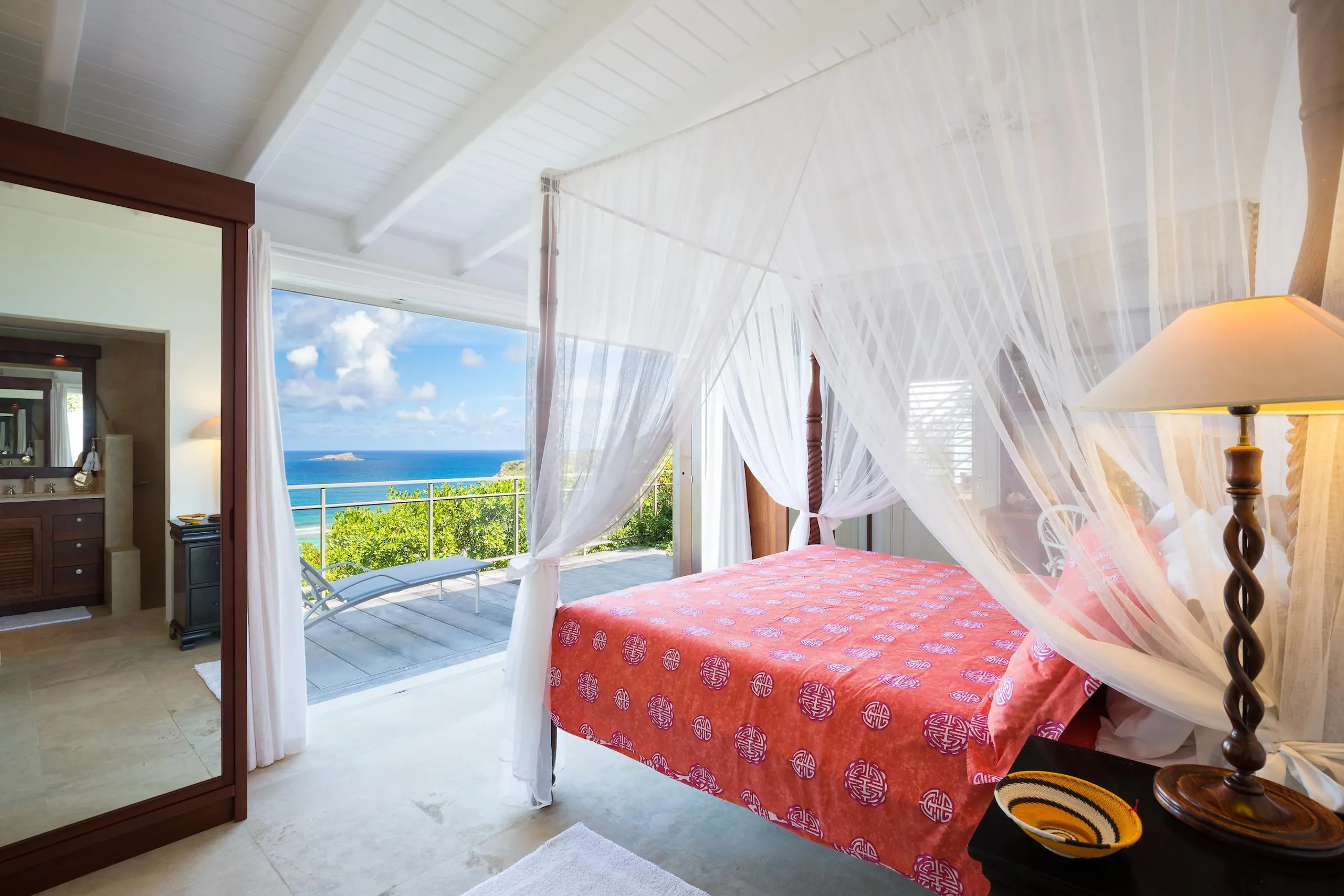 Luxe Haven in Caribbean Paradise with Private Pool and Panoramic Ocean Views — photograph 10