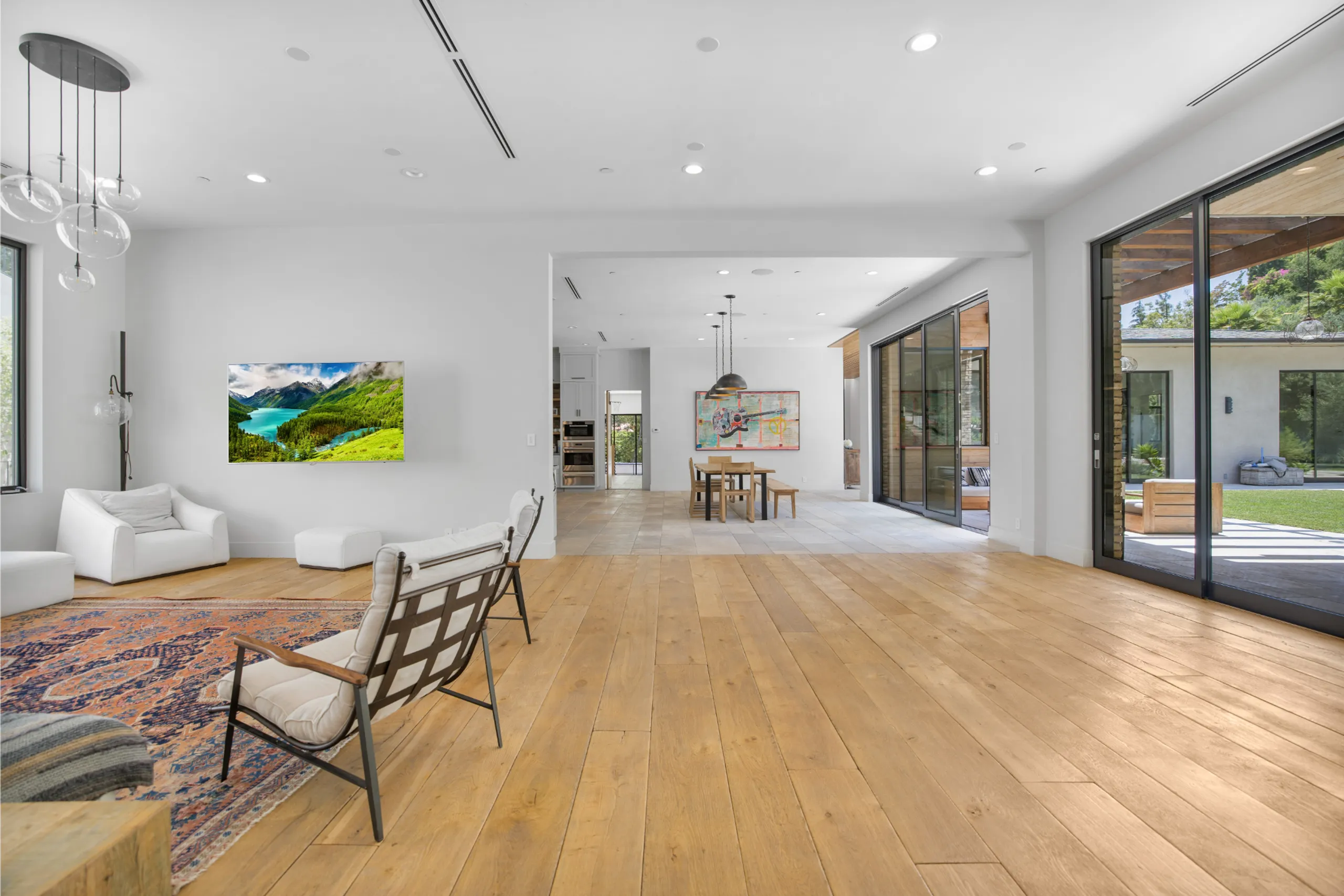 Stunning 8 BR Villa with Invigorating Pool — photograph 12