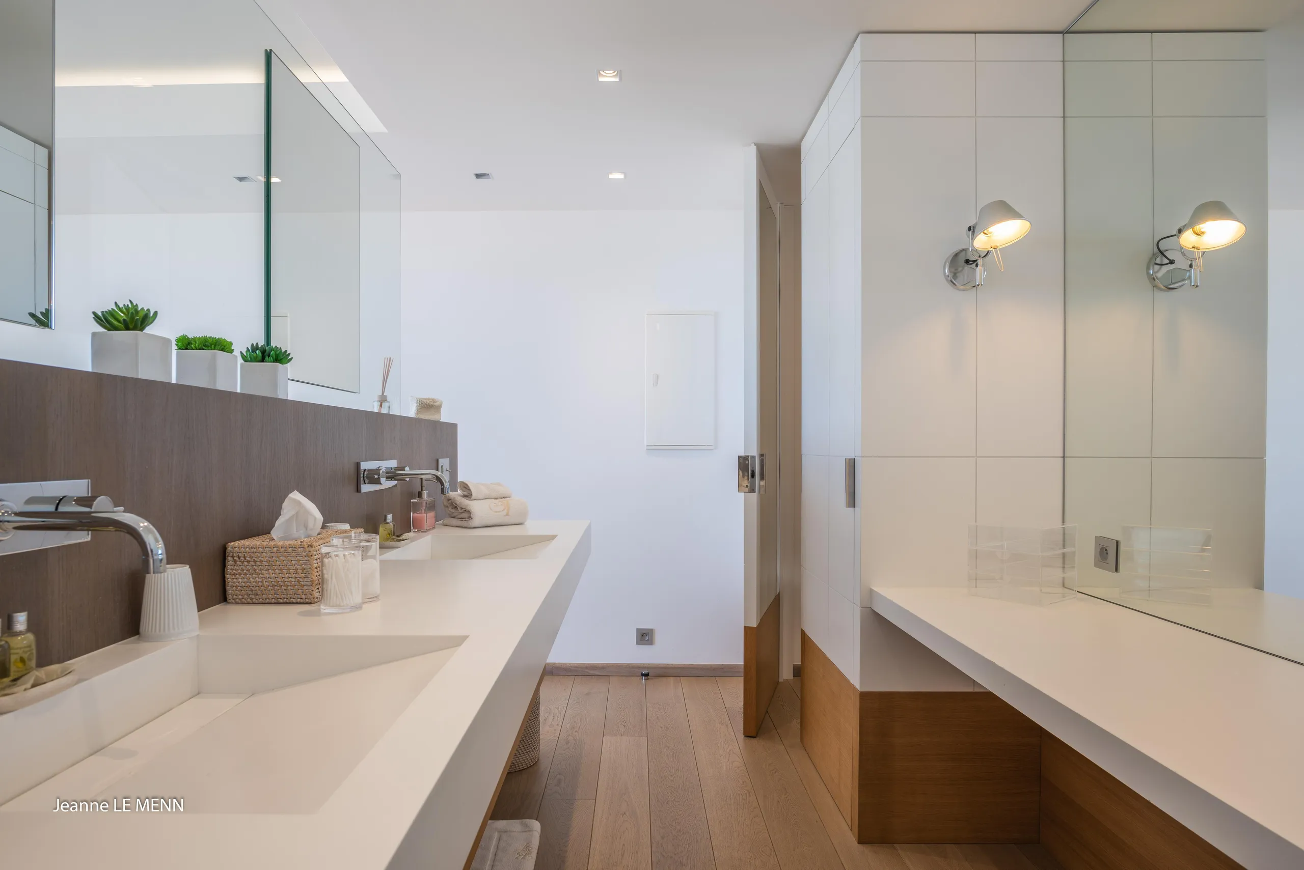 Invigorating Seaview Villa with Infinity Pool and Fitness Room — photograph 8