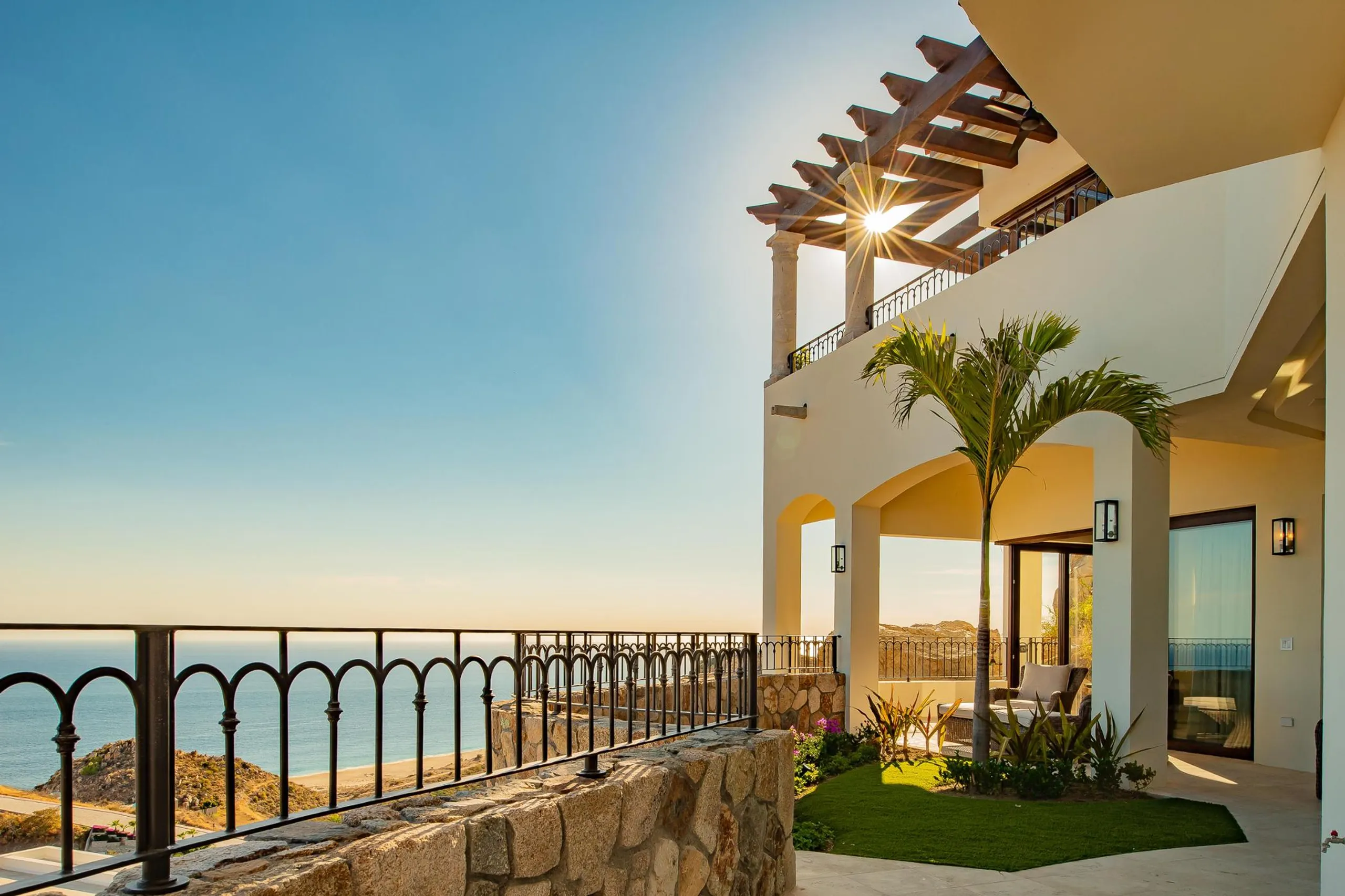 Spectacular Los Cabos Villa in Pedregal with Infinity Pool and Sweeping Ocean Views — photograph 8