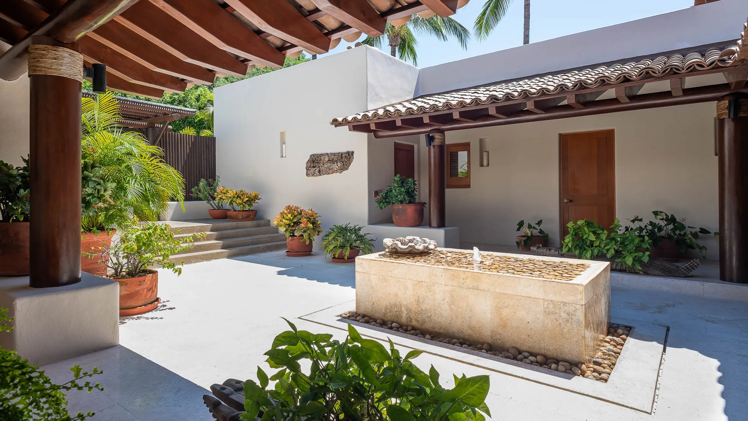 Exquisite Four Seasons Punta Mita Villa with Heated Pool, Jacuzzi & Ocean Views — photograph 5