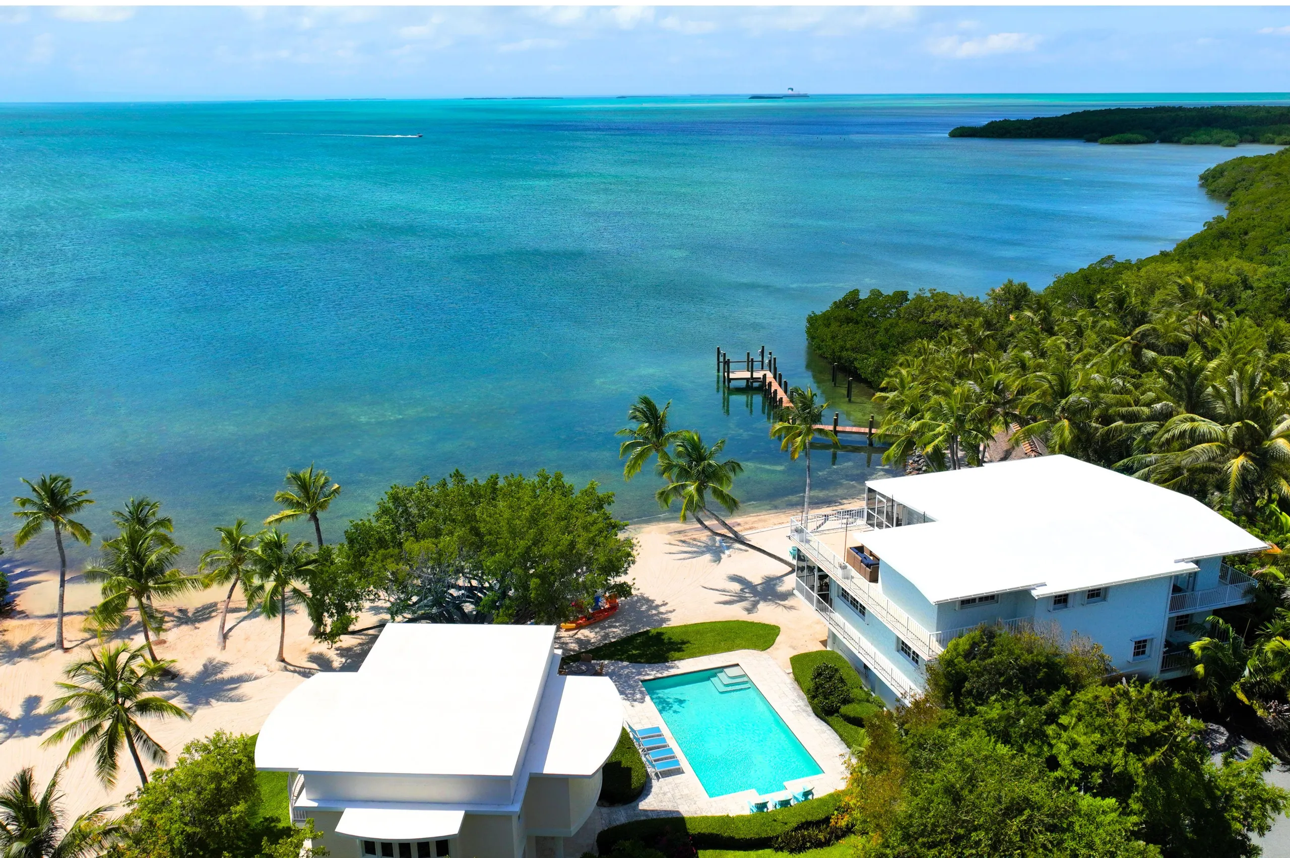 Breathtaking Elegant Villa with Ocean View And Pool — photograph 4