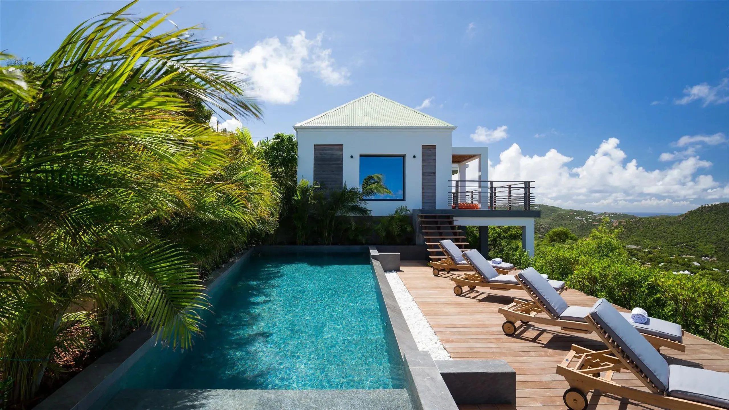 Tranquil Seaview Villa with Invigorating Pool — photograph 2