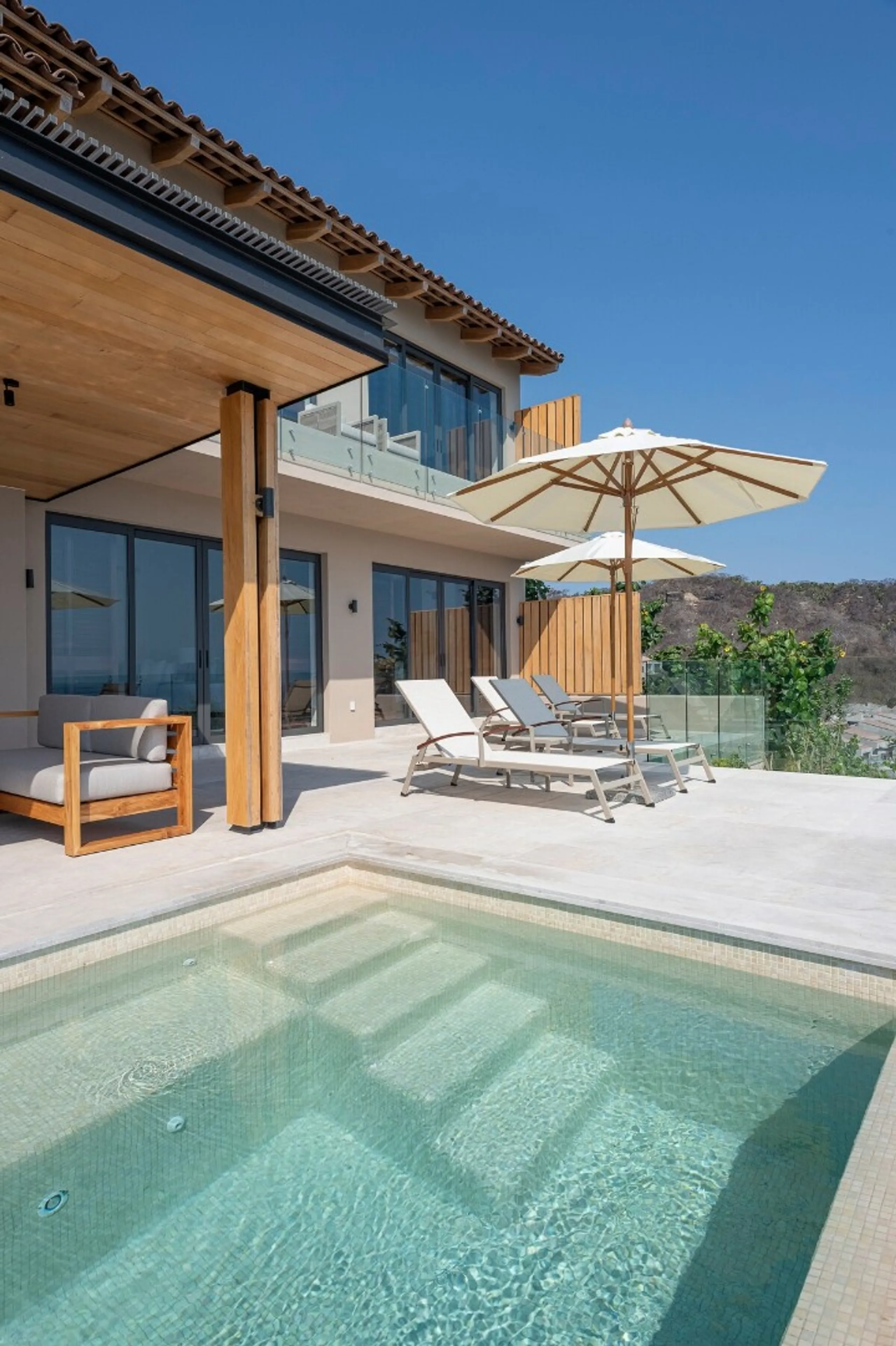 Awe-Inspiring Hillside Villa in Punta Mita with Infinity Pool & Panoramic Bay Views — photograph 5