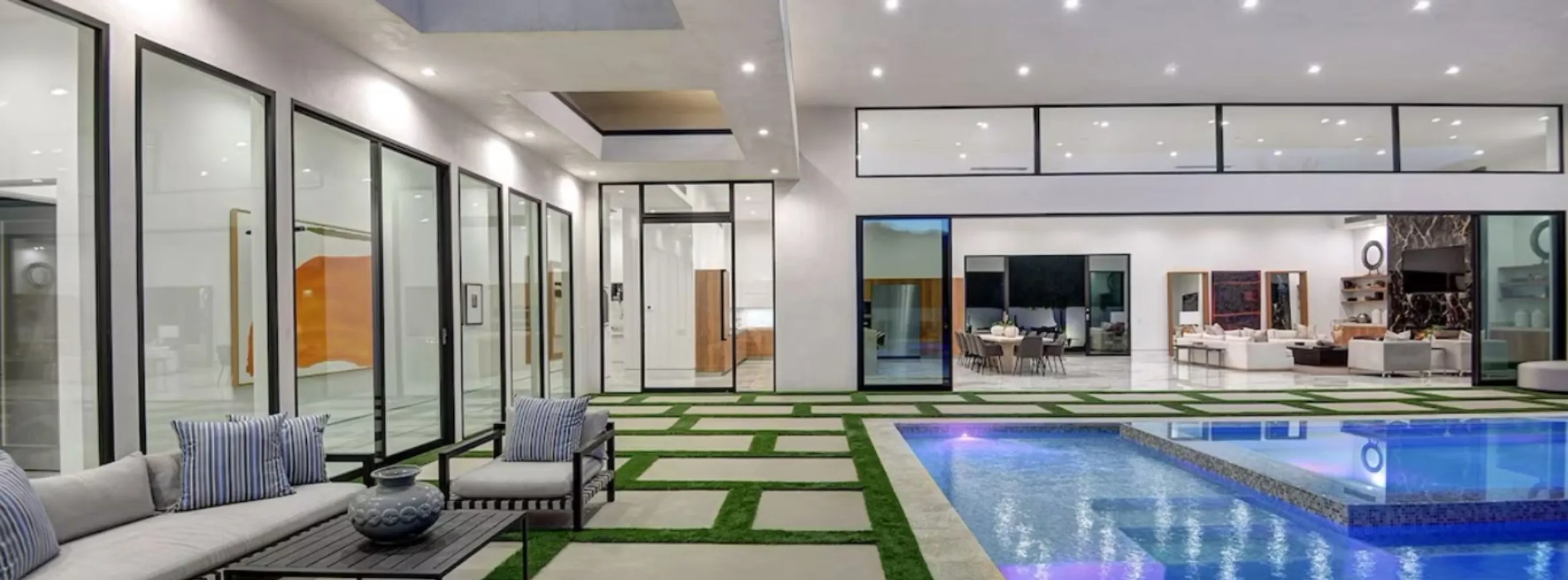 New Modern Chic Estate with Private Pool and Mountain Views — photograph 9
