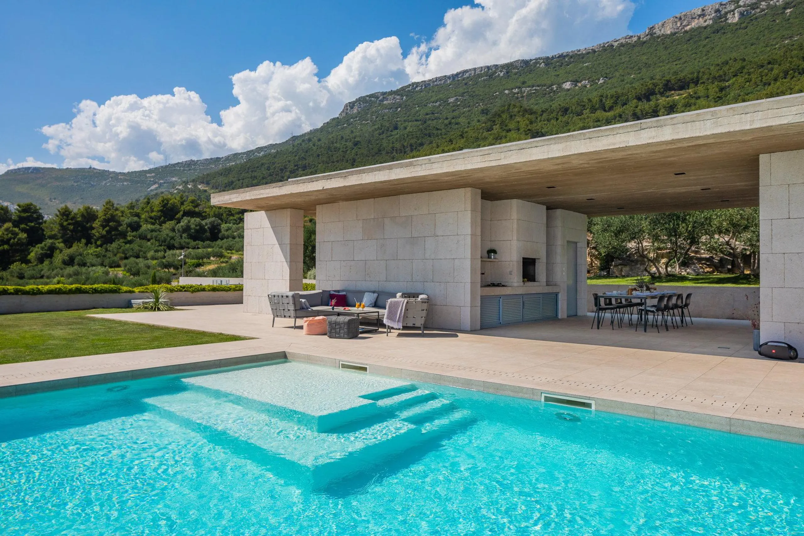Sensational  Modern Villa with Private Pool and Panoramic Sea Views — photograph 9