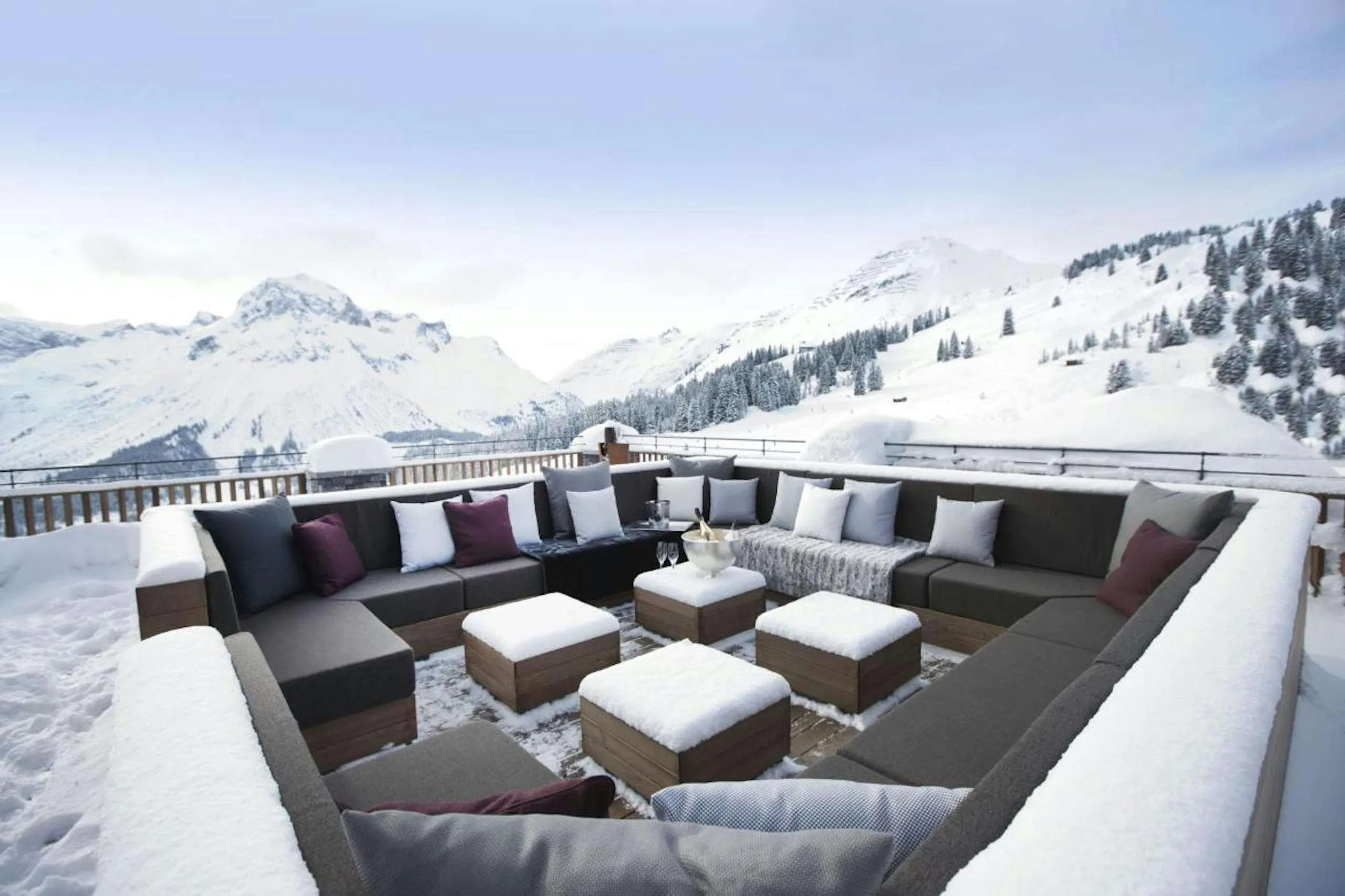 Ultra Luxe Chalet Loaded with Luxurious Amenities — photograph 12