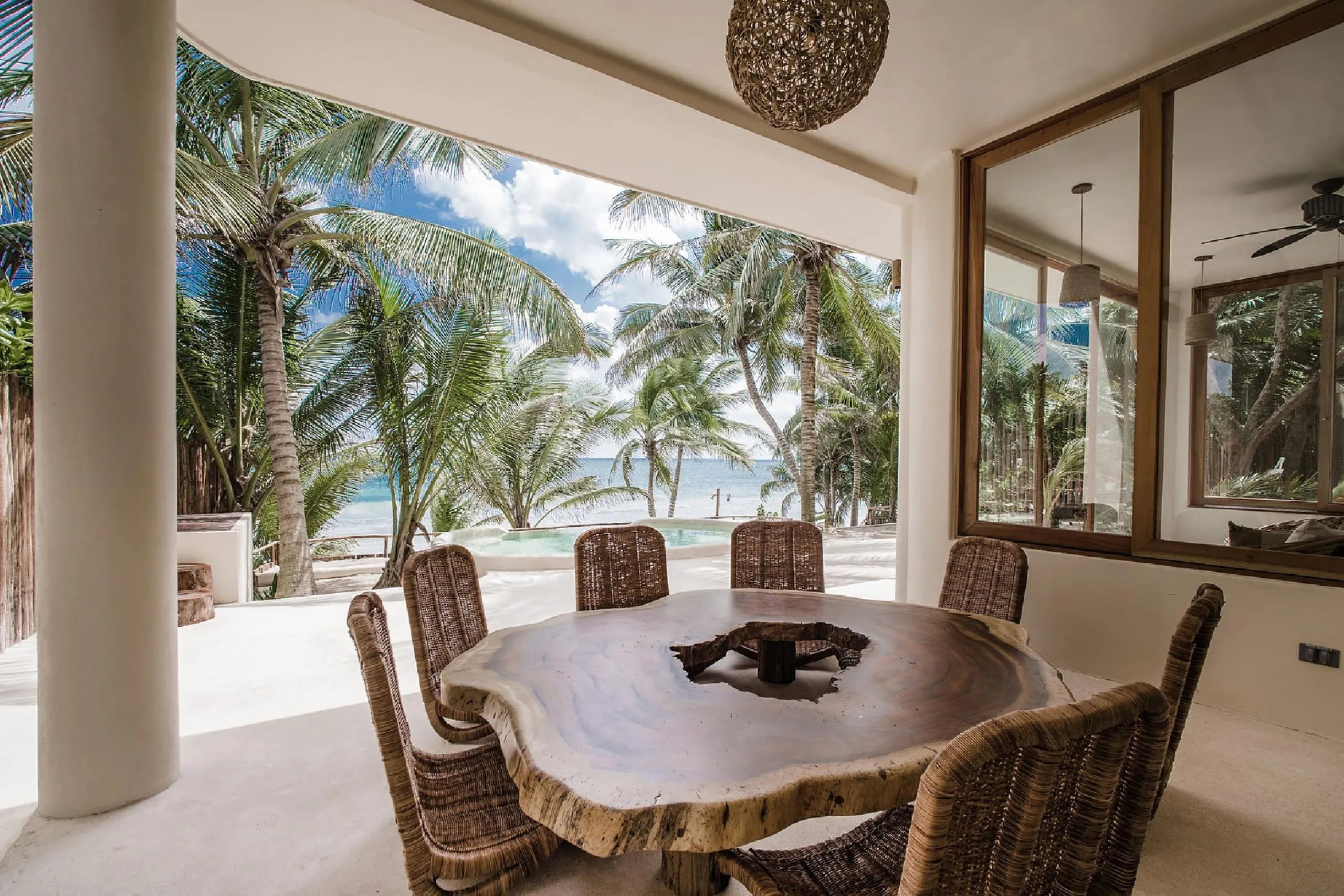 Eco-Friendly Expansive Beachfront Tulum Villa with Private Pool — photograph 11