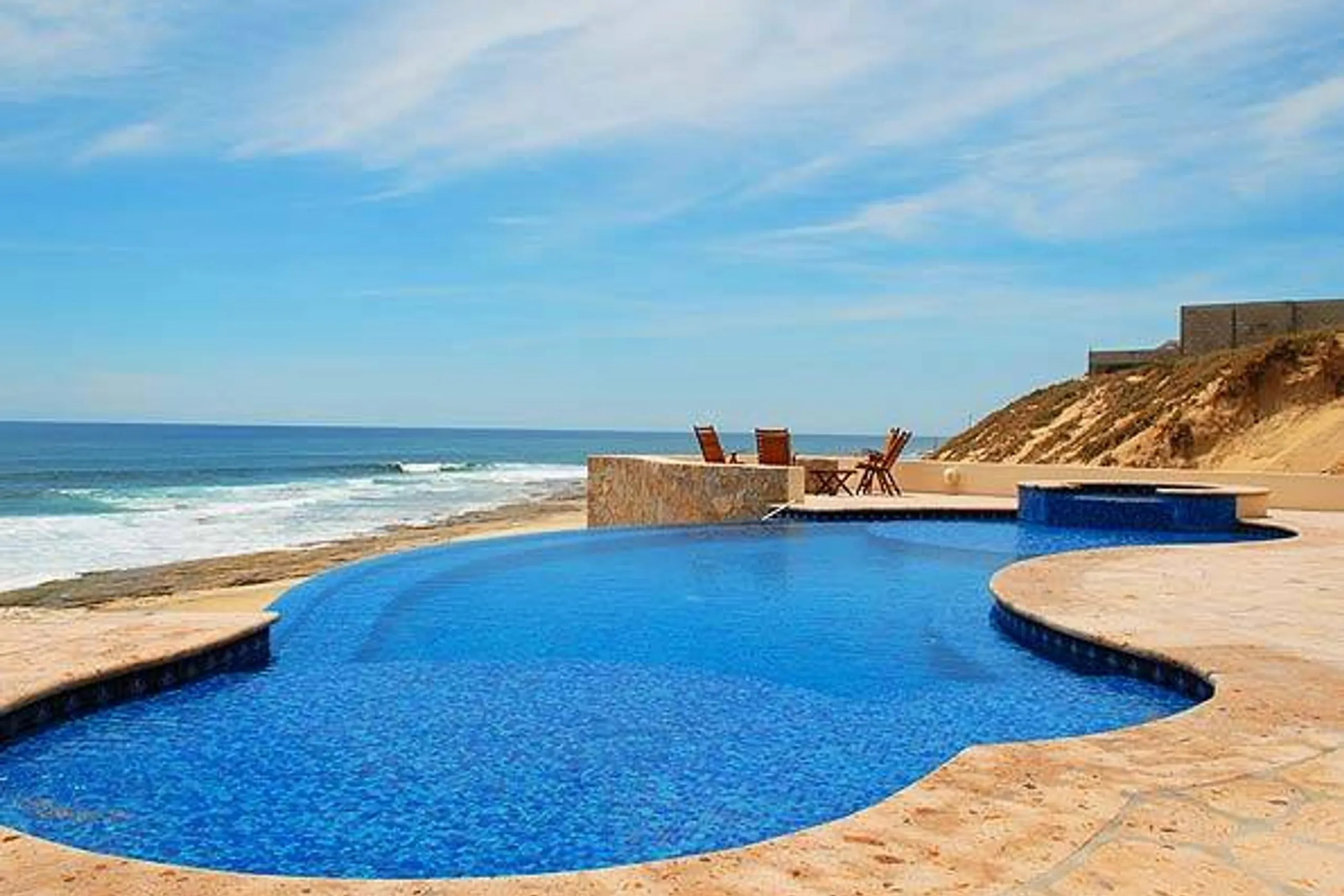 Beautiful Private Beachfront Estate with Infinity Pool, Hot Tub and Ocean Views fro VILLAWAY® — photograph 5