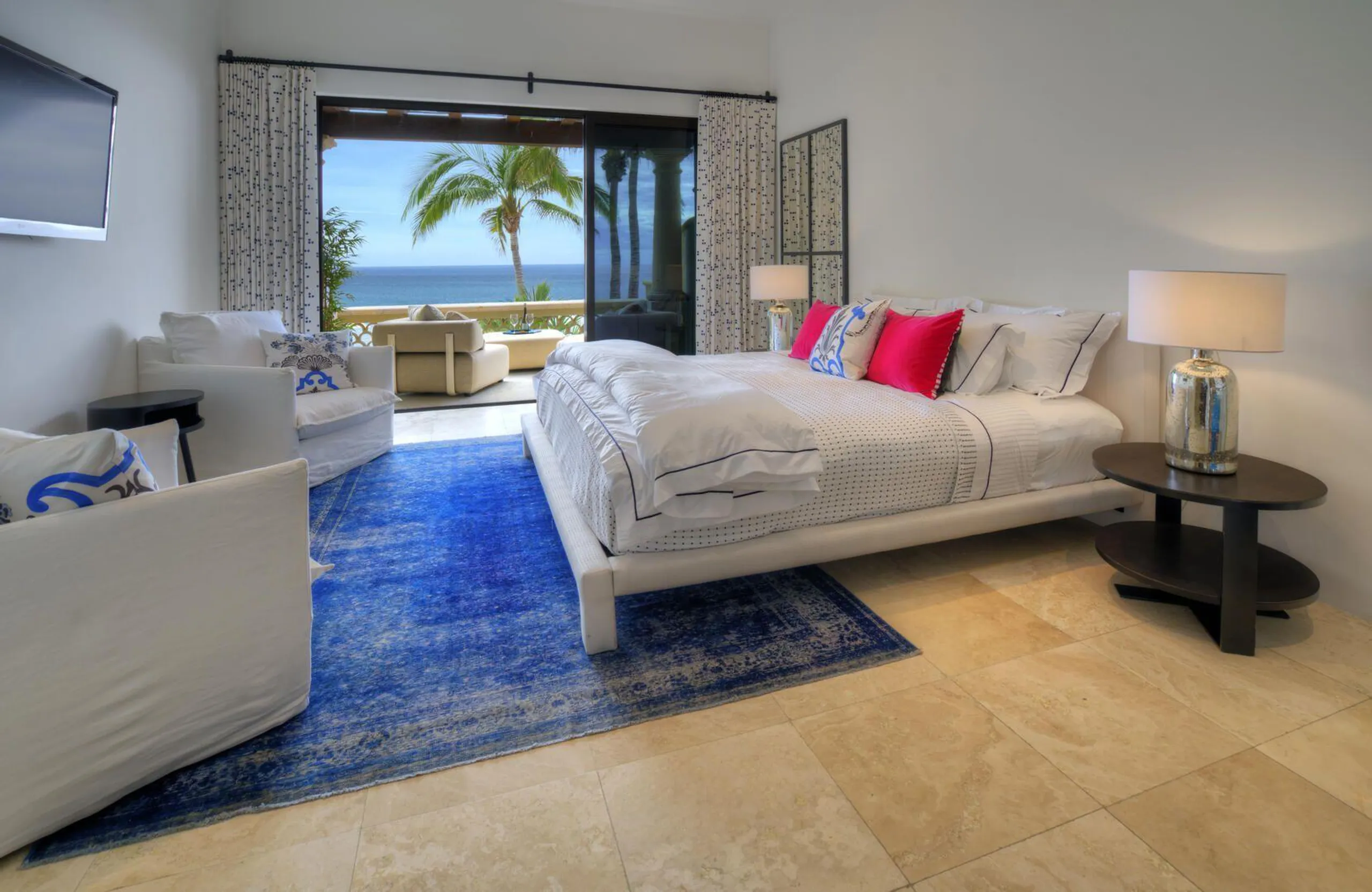Elegant Palmilla Luxe Retreat with Infinity Pool and Sweeping Ocean Views — photograph 8