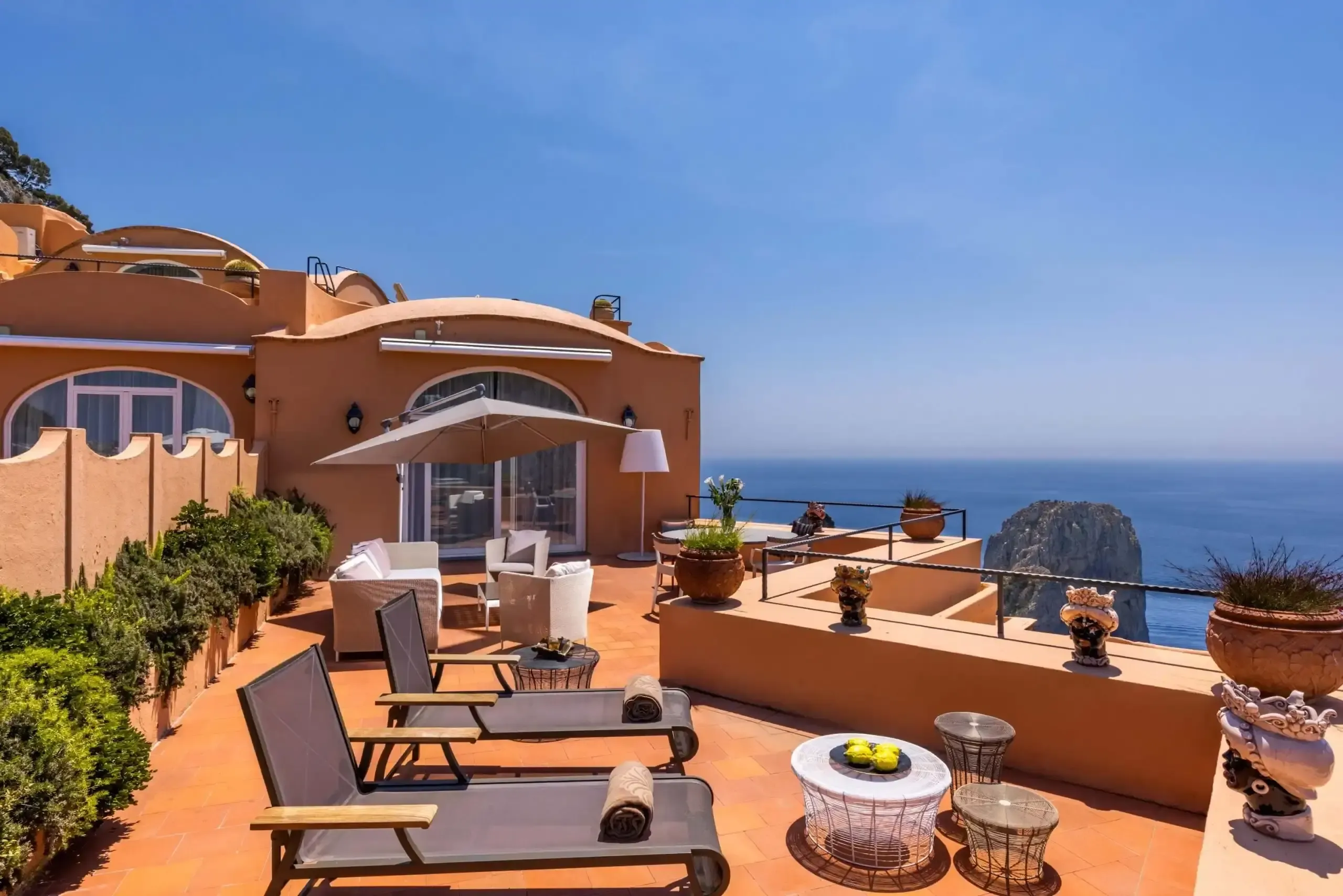 Exclusive Capri Villa with Pool and Sea Views — photograph 3