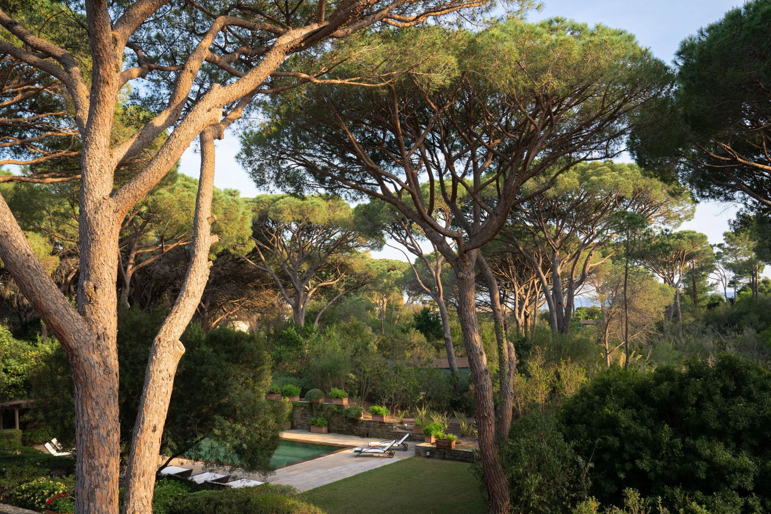 Gleaming Roccamore Estate with Private Pool and Lush Gardens — photograph 9