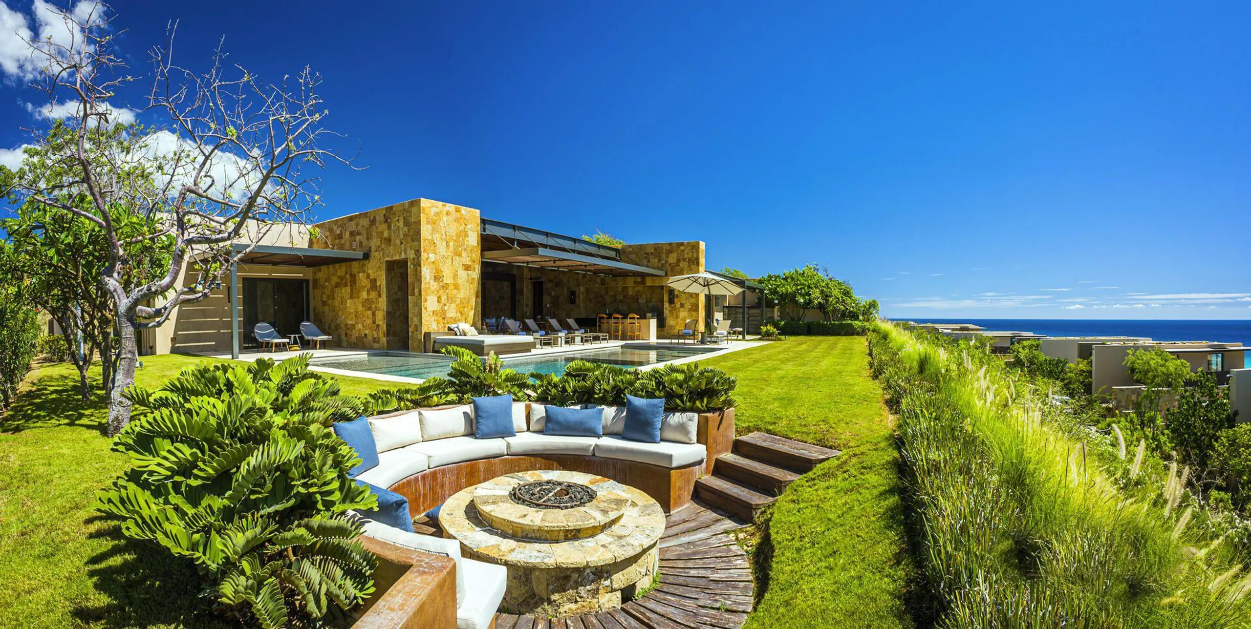 Architectural Puerto Los Cabos Ocean View Estate with Private Pool — photograph 2