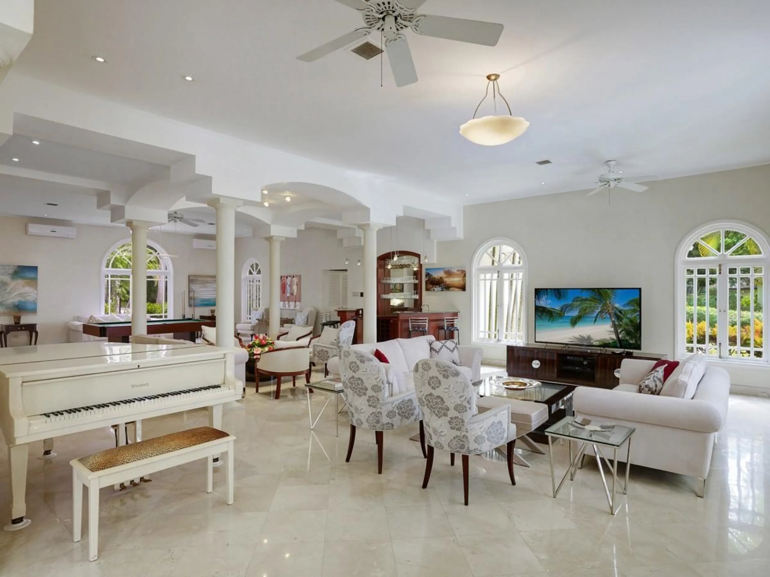 Sandy Lane's  Luxurious Ridge-Front Villa with Grand Infinity Pool and Breathtaking Caribbean Views — photograph 9