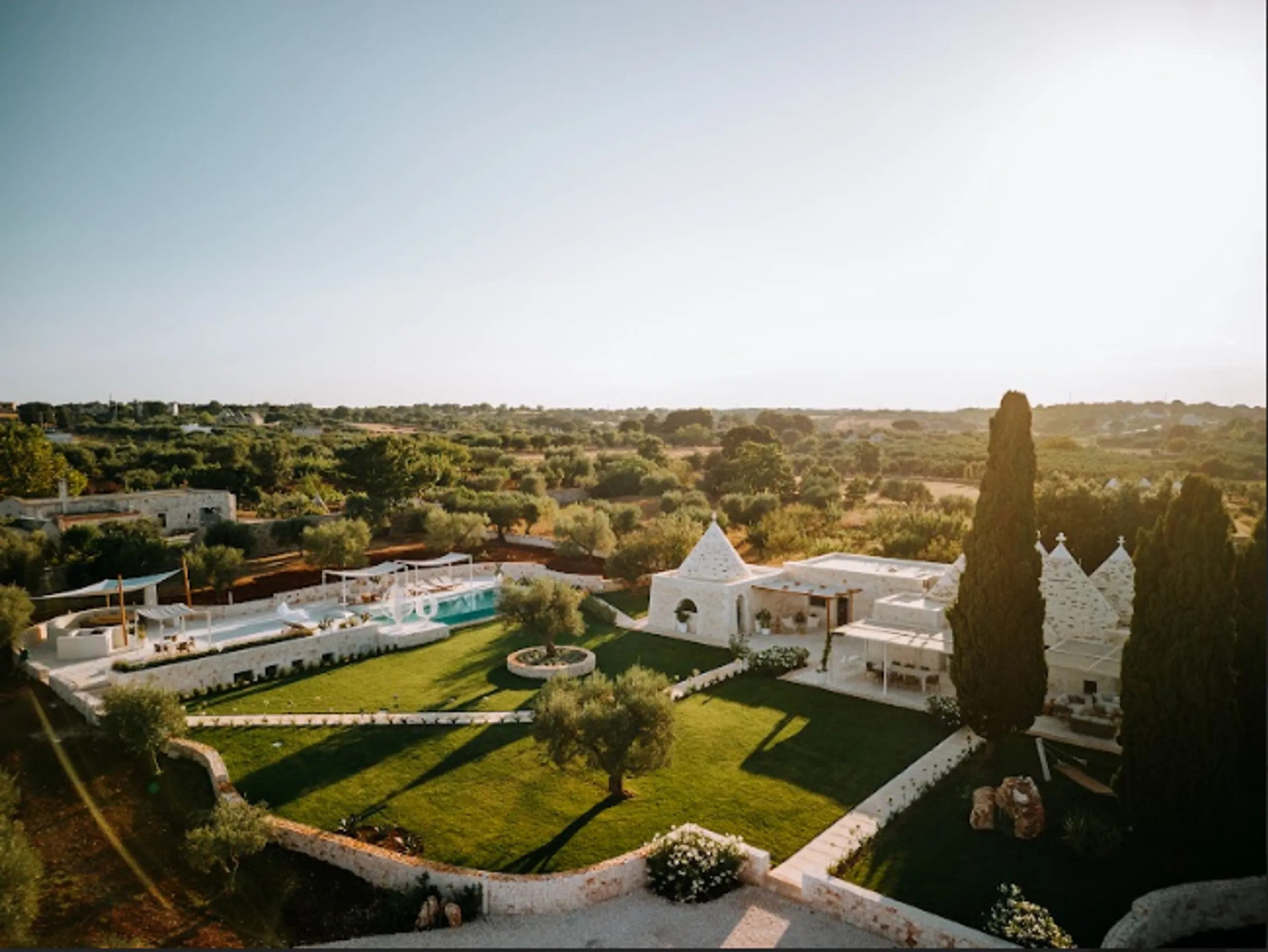 Sparkling Blue Haven Villa with infinity Pool — photograph 5
