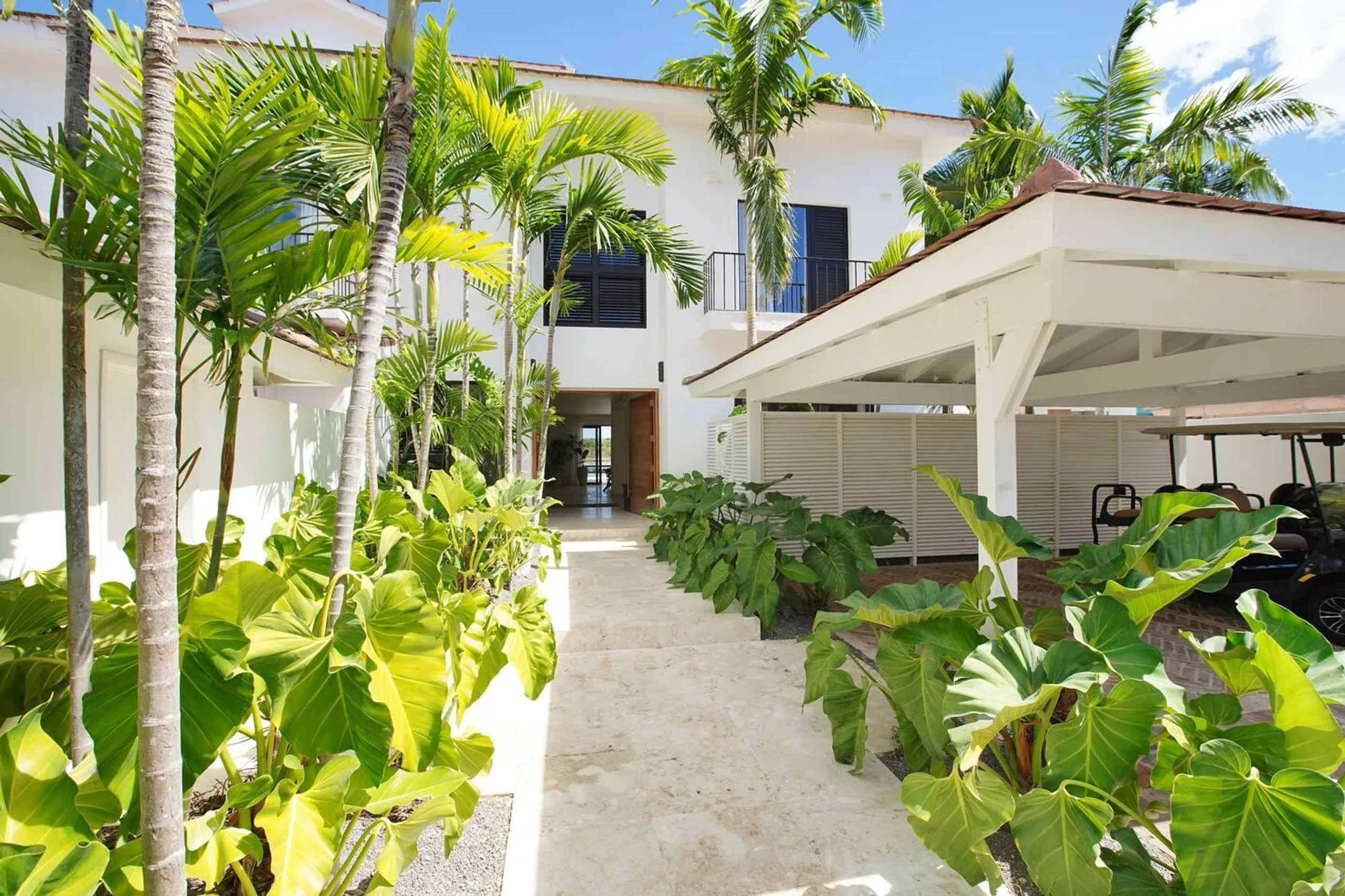 Casa de Campo's Captivating Waterfront Villa with Private Pool — photograph 5