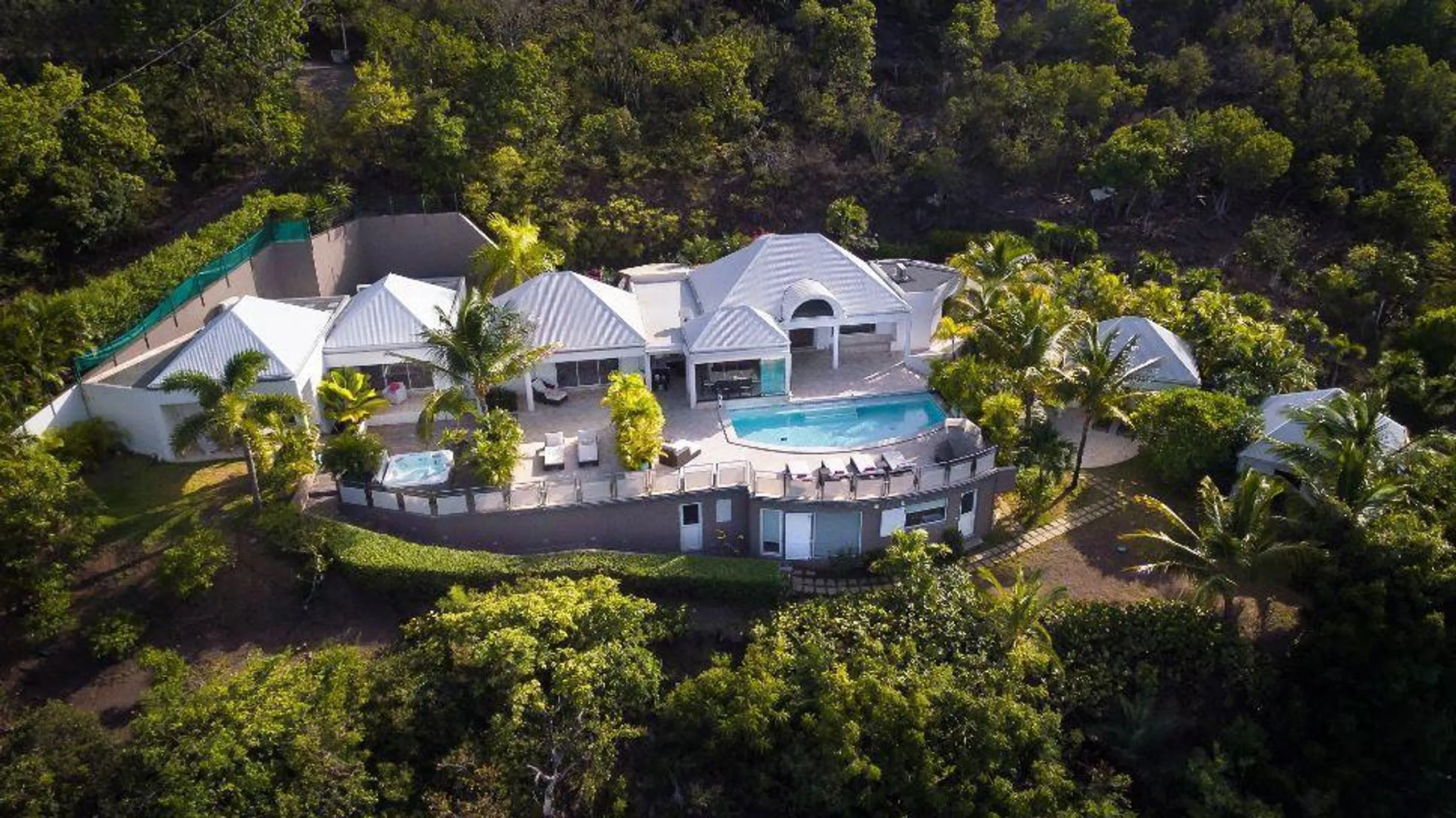 Secluded Paradise Villa Overlooking Crystal-Clear Lagoon, Grand Cul de Sac