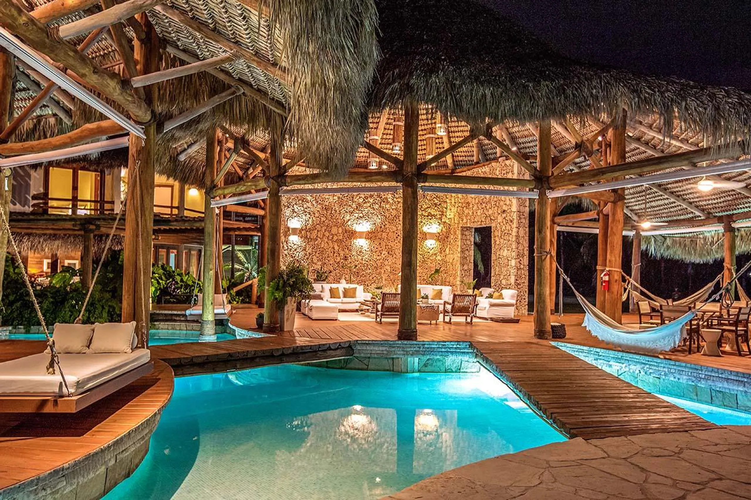 Ocean Front Punta Cana Villa with Private Pool and Walks to Beach — photograph 11